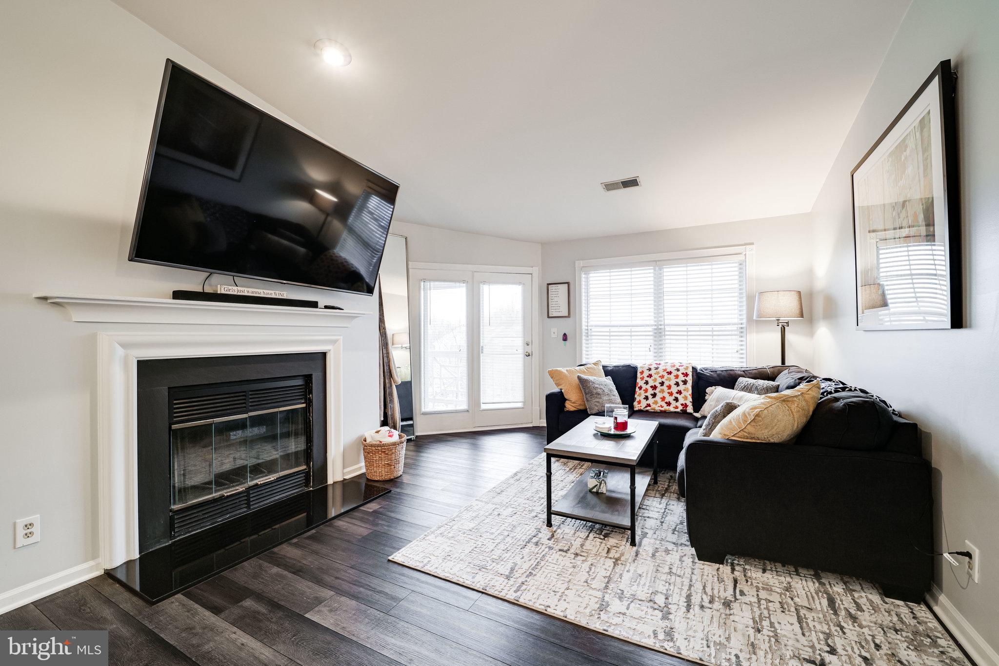 KINGSTOWNE - Residential Lease