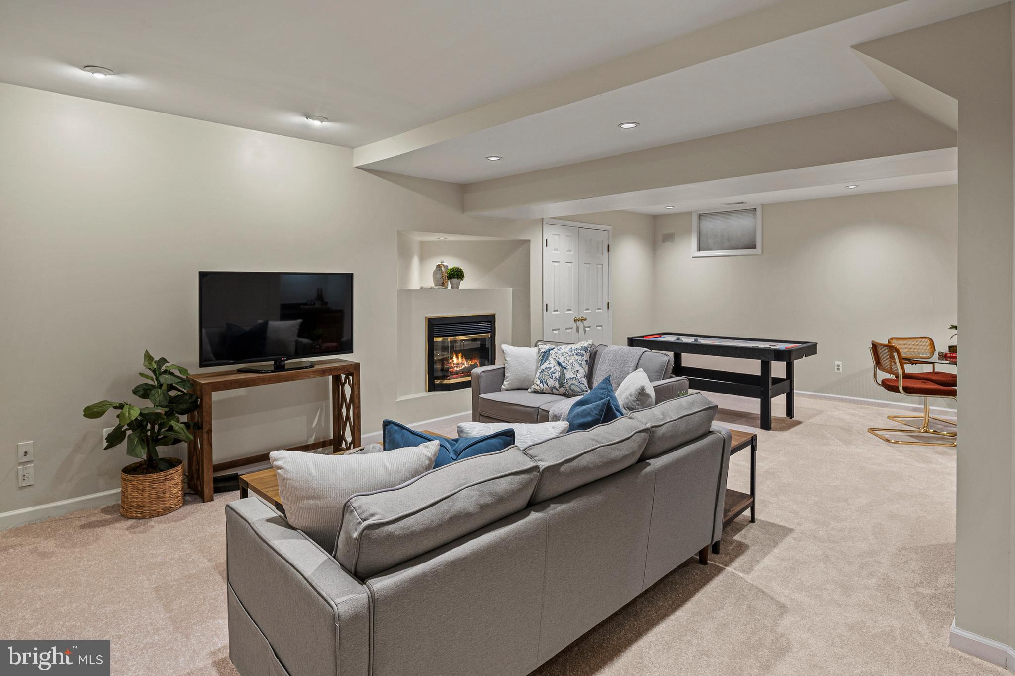 OAK TREE - Residential