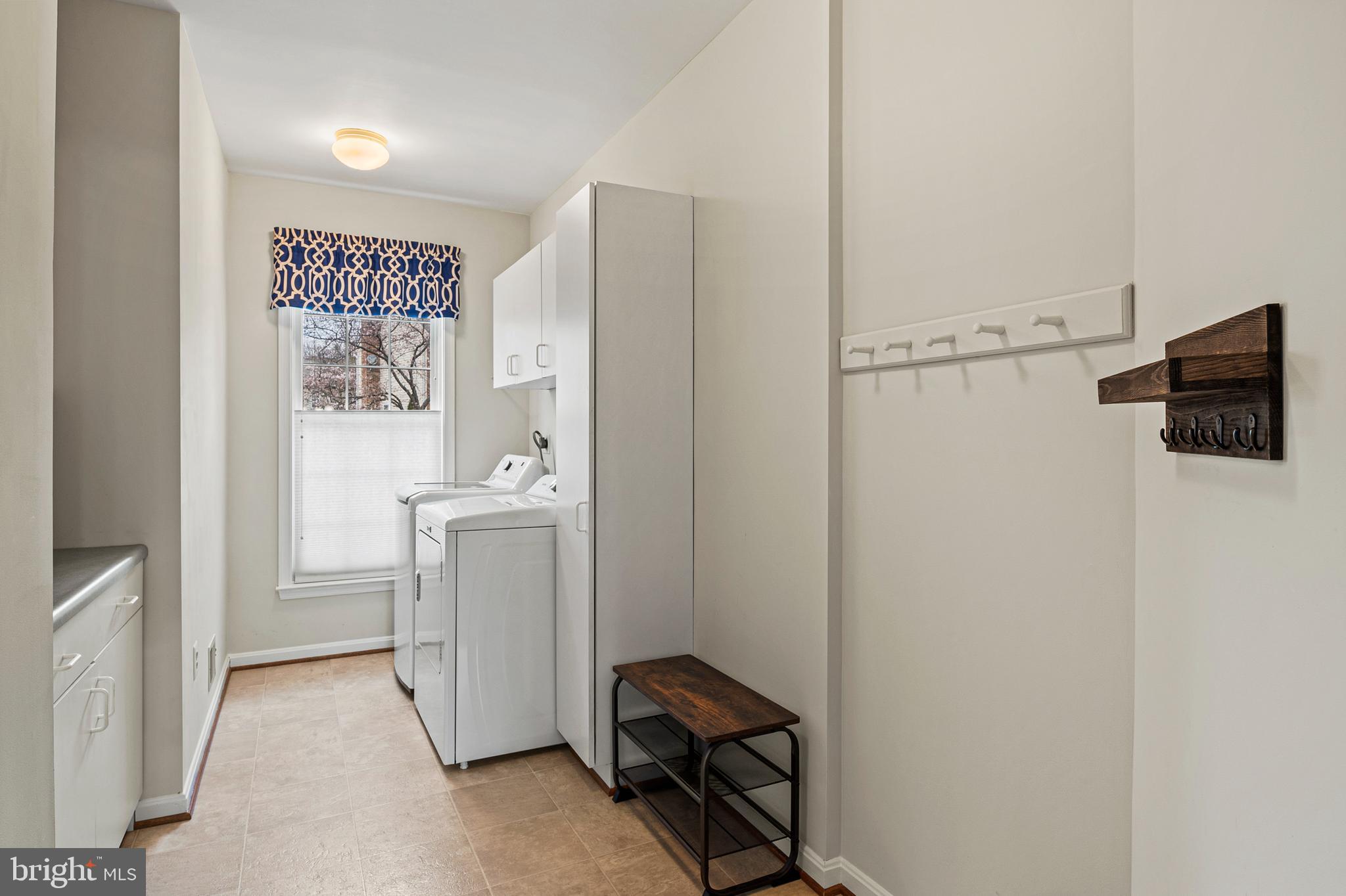 OAK TREE - Residential