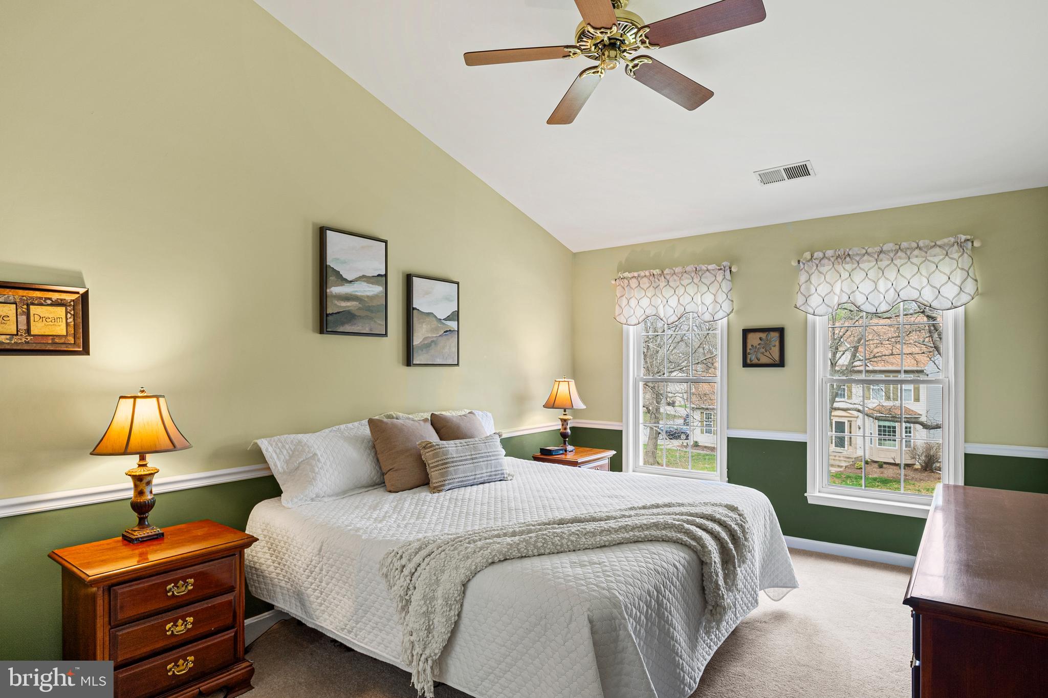 OAK TREE - Residential