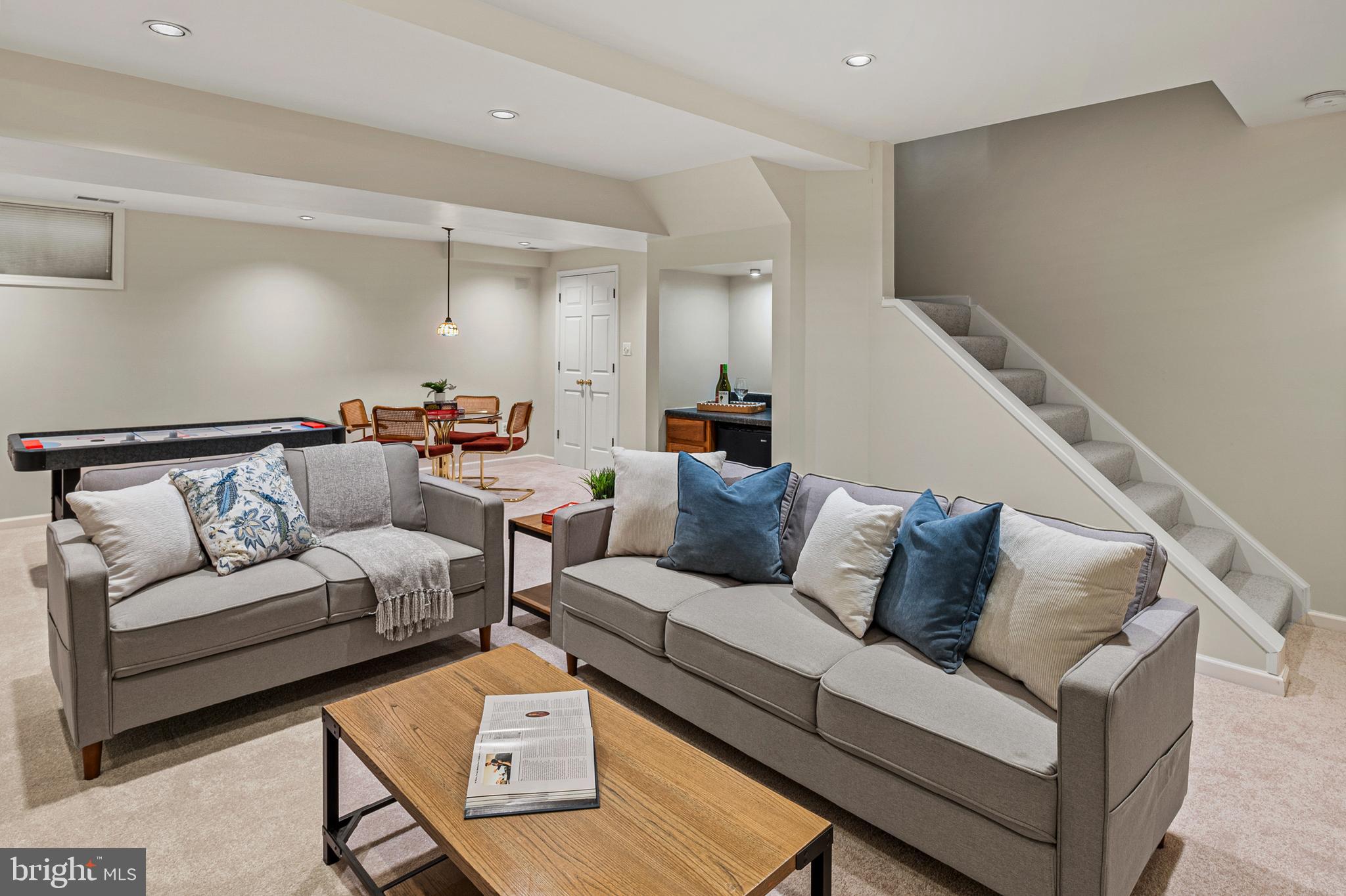 OAK TREE - Residential