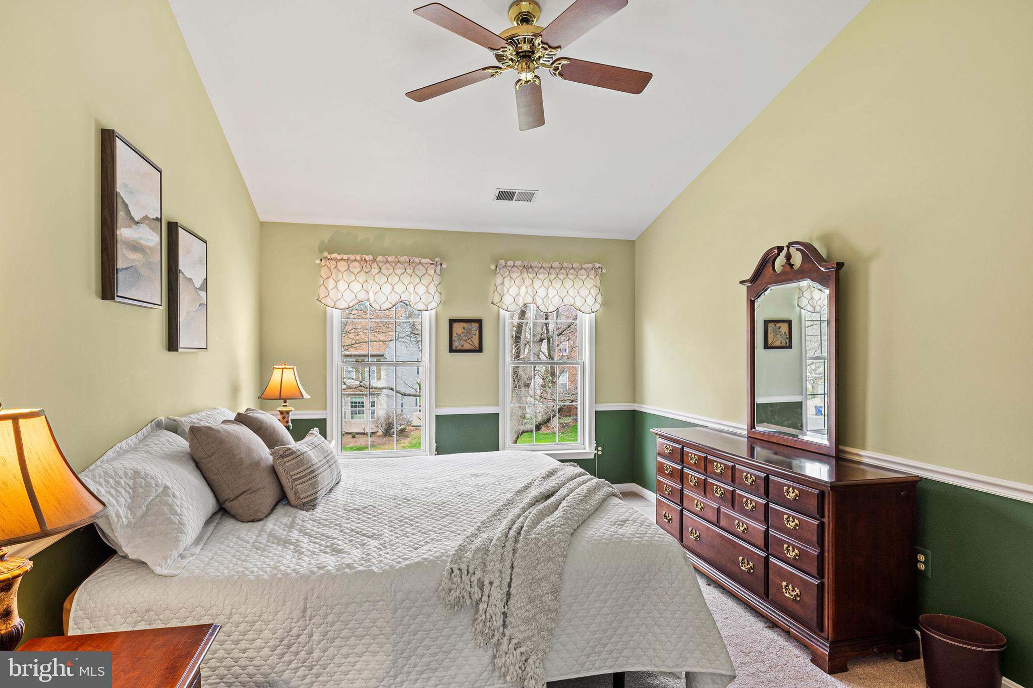 OAK TREE - Residential