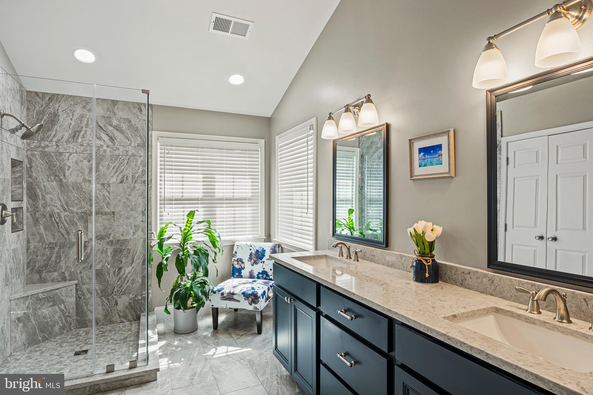 OAK TREE - Residential