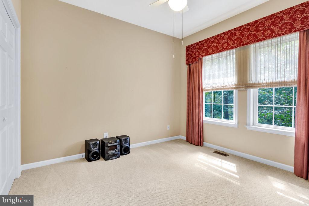 LAKE HOLIDAY ESTATES - Residential