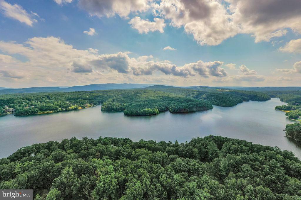 LAKE HOLIDAY ESTATES - Residential