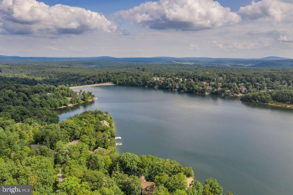 LAKE HOLIDAY ESTATES - Residential