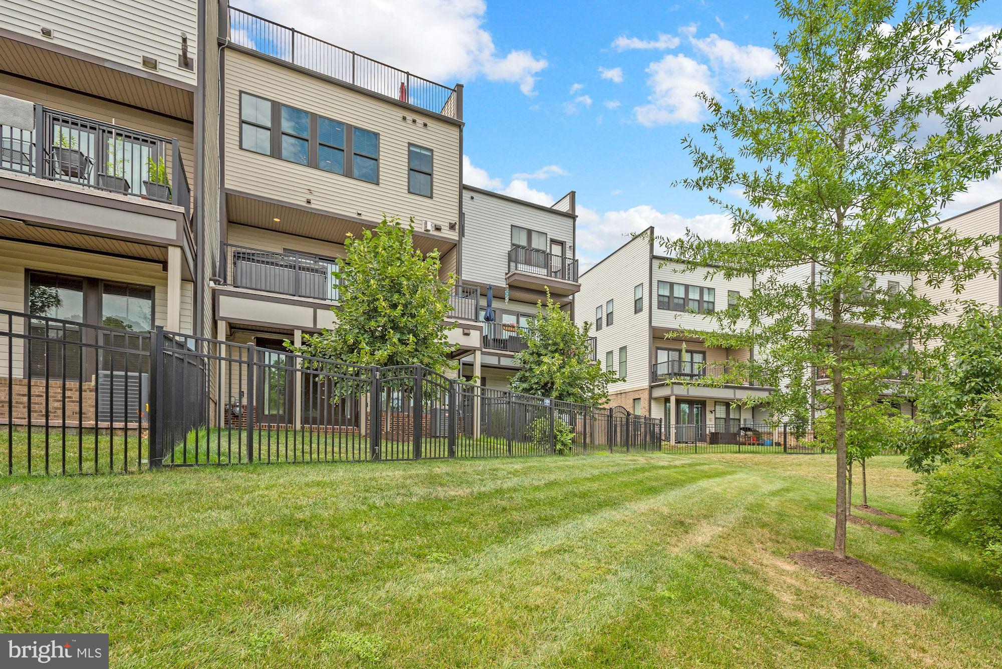 GARDEN DISTRICT AT BRAMBLETON TOWN CENTER - Residential Lease