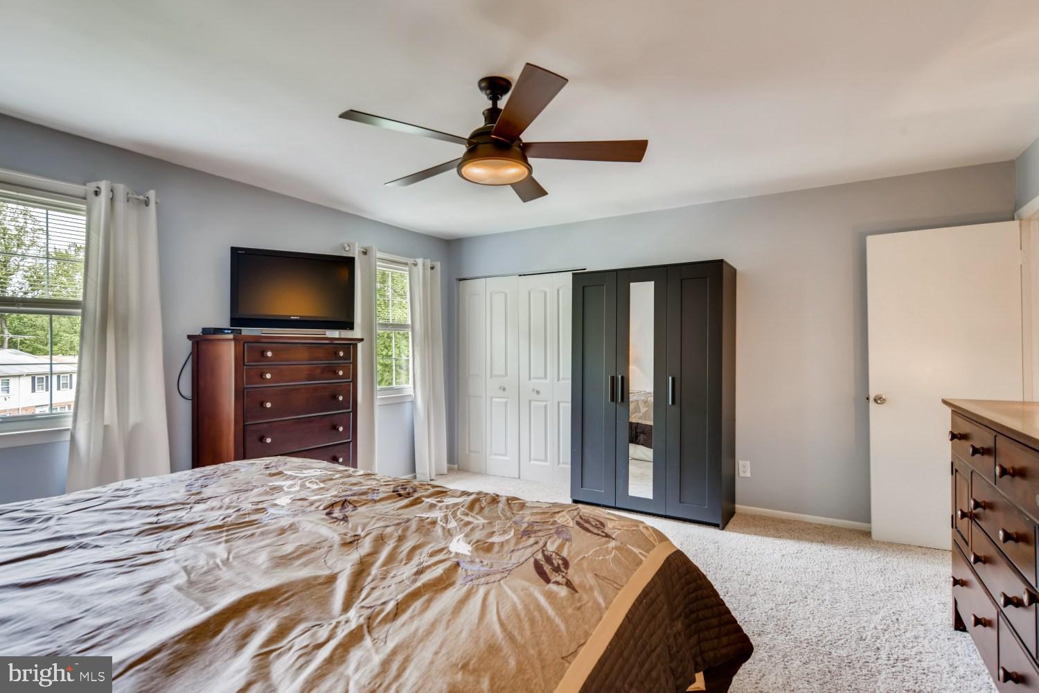 DOUBLE ROCK TOWNHOUSES - Residential