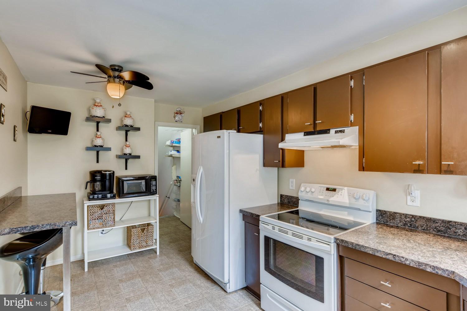 DOUBLE ROCK TOWNHOUSES - Residential