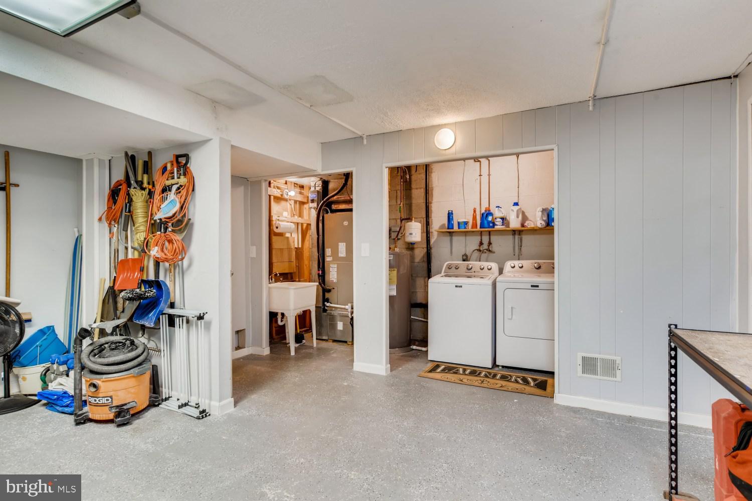 DOUBLE ROCK TOWNHOUSES - Residential