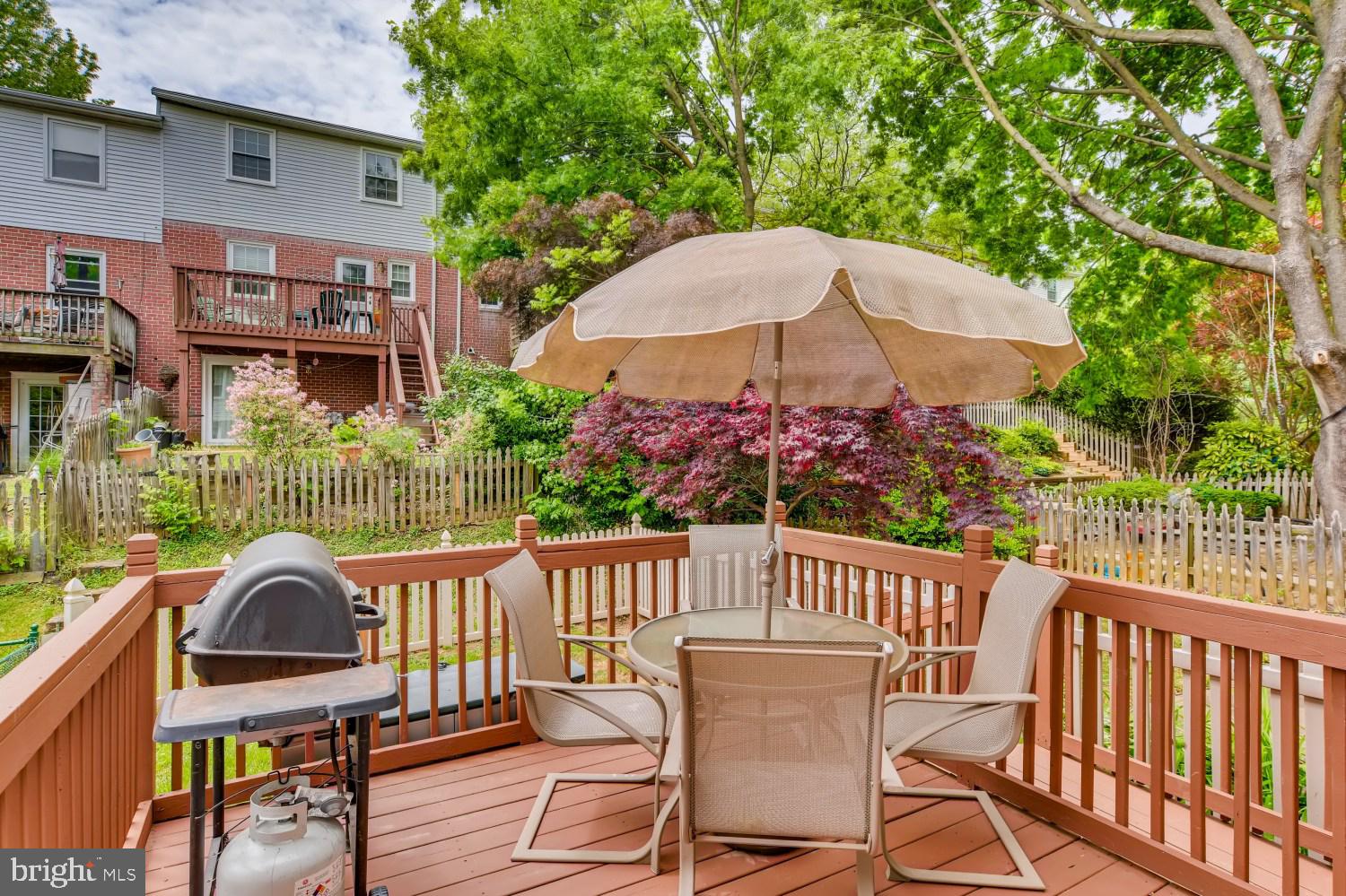 DOUBLE ROCK TOWNHOUSES - Residential