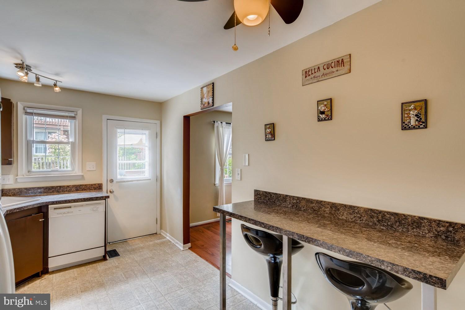 DOUBLE ROCK TOWNHOUSES - Residential