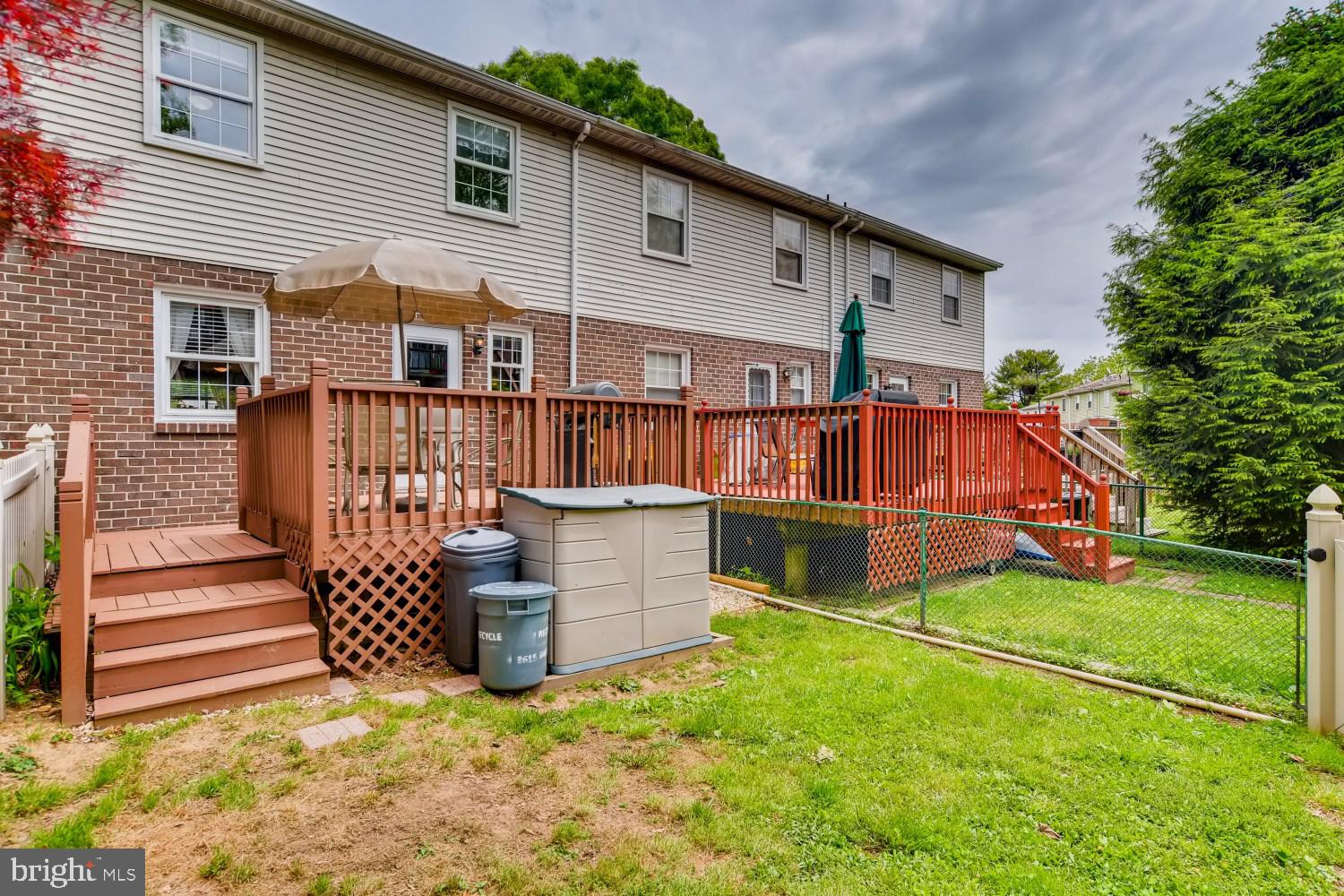 DOUBLE ROCK TOWNHOUSES - Residential