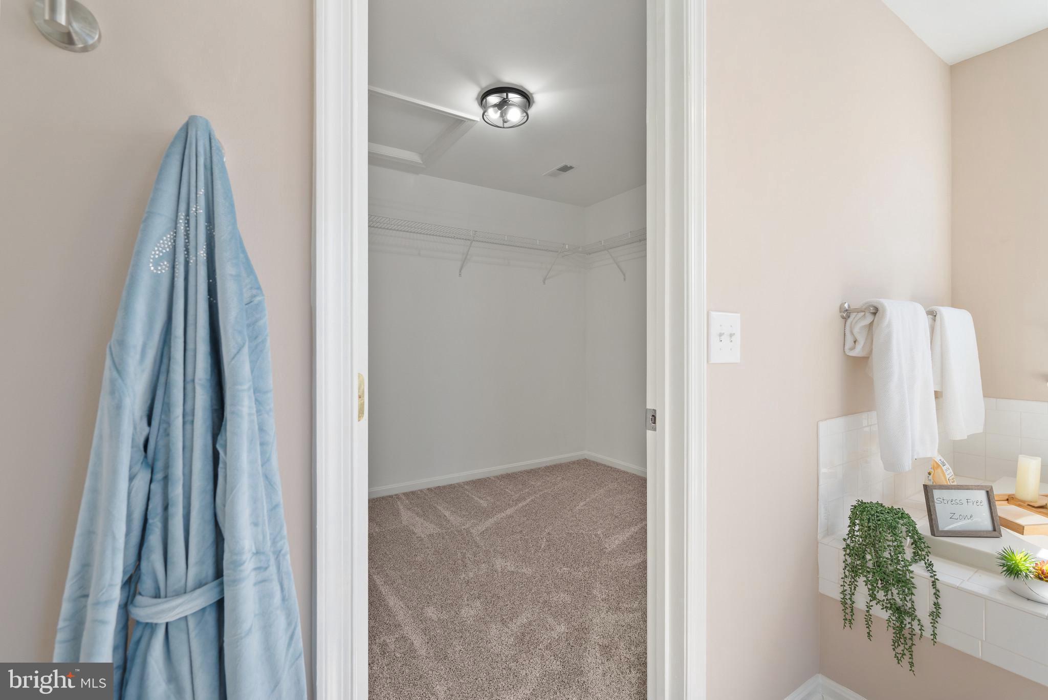 MEADOWBROOK - Residential