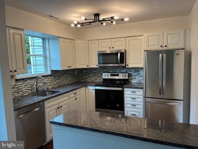 COUNTRY BEND - Residential Lease