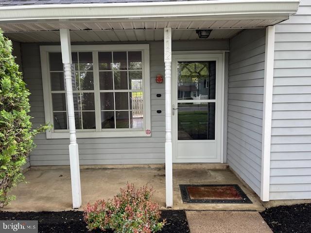 COUNTRY BEND - Residential Lease