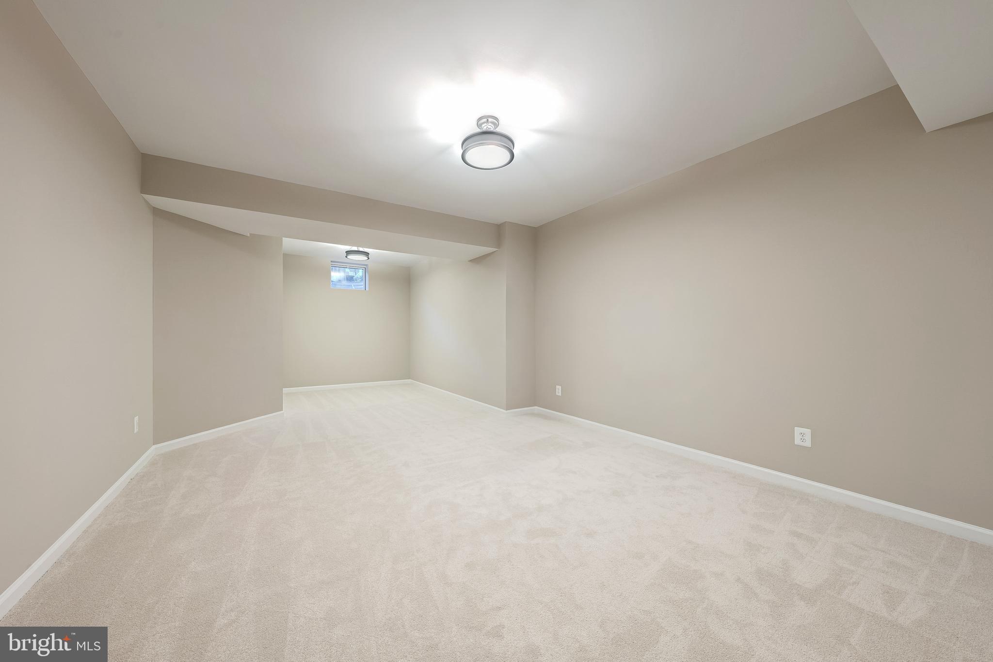 LANSDOWNE ON THE POTOMAC - Residential