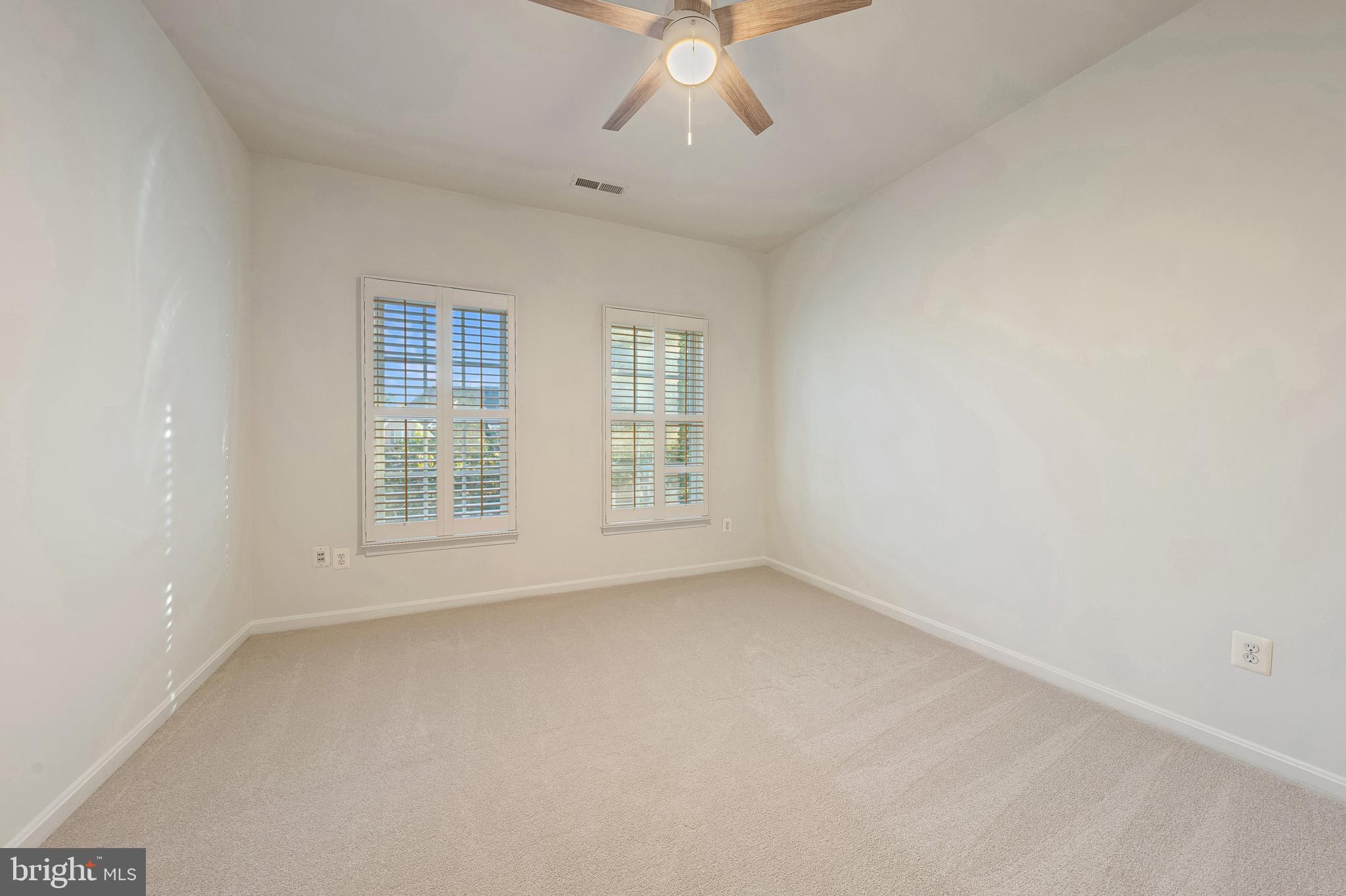 LANSDOWNE ON THE POTOMAC - Residential