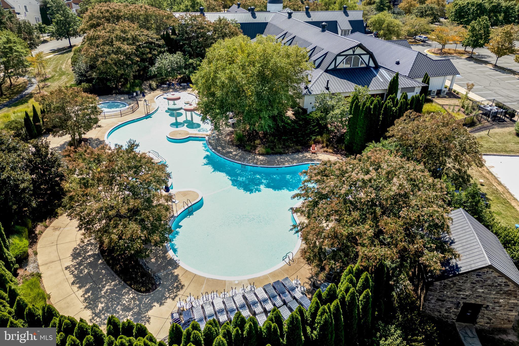 LANSDOWNE ON THE POTOMAC - Residential