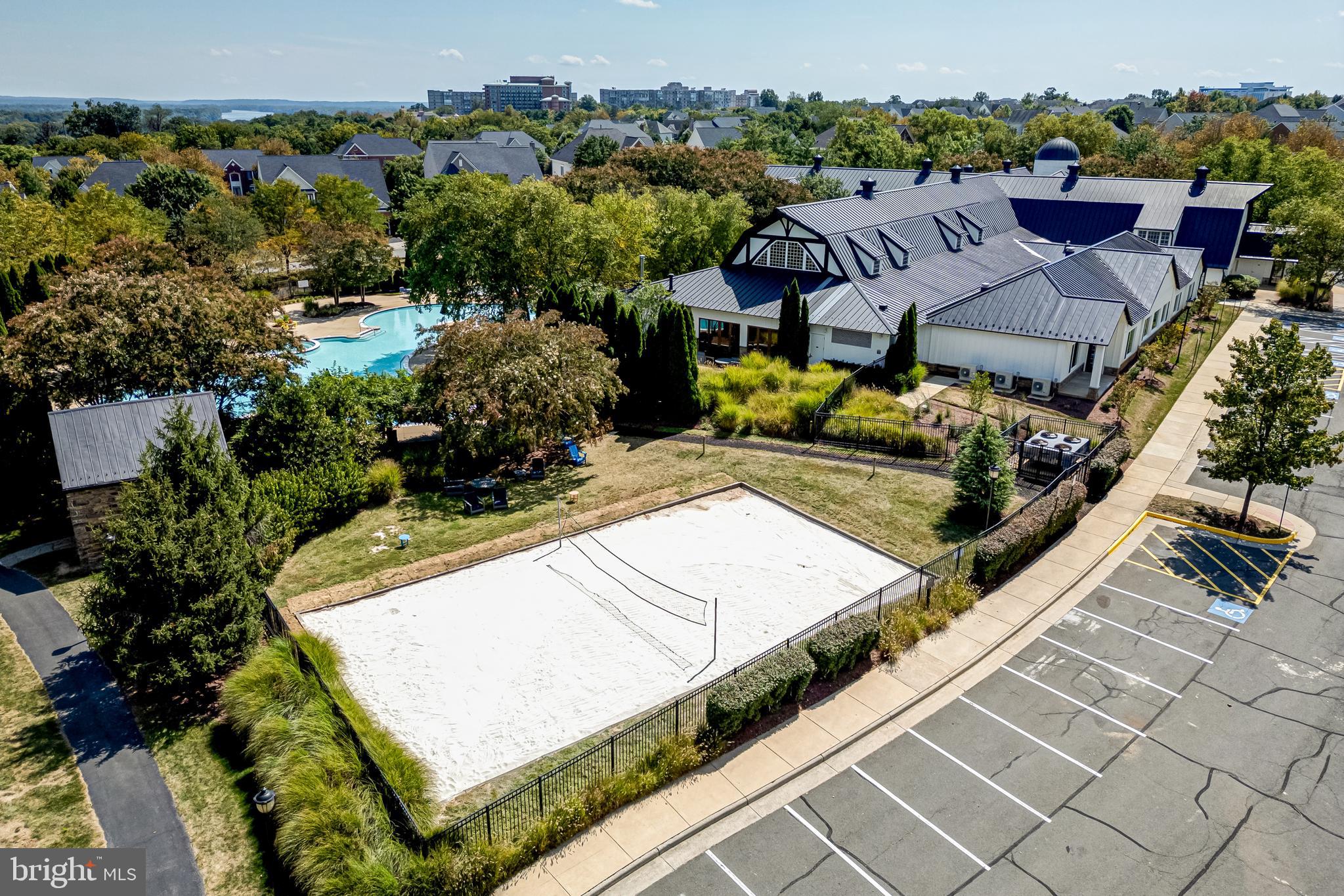 LANSDOWNE ON THE POTOMAC - Residential