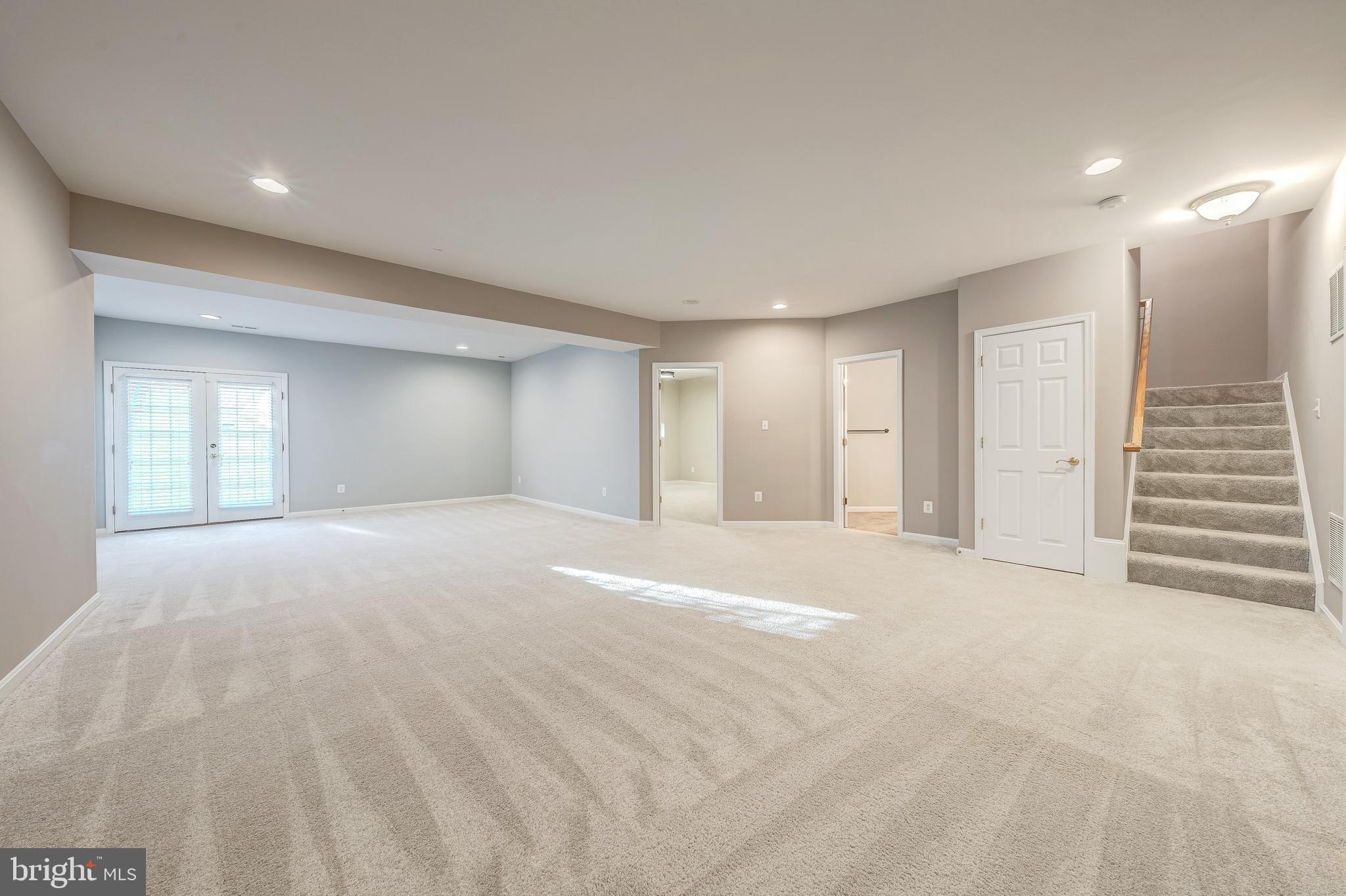 LANSDOWNE ON THE POTOMAC - Residential