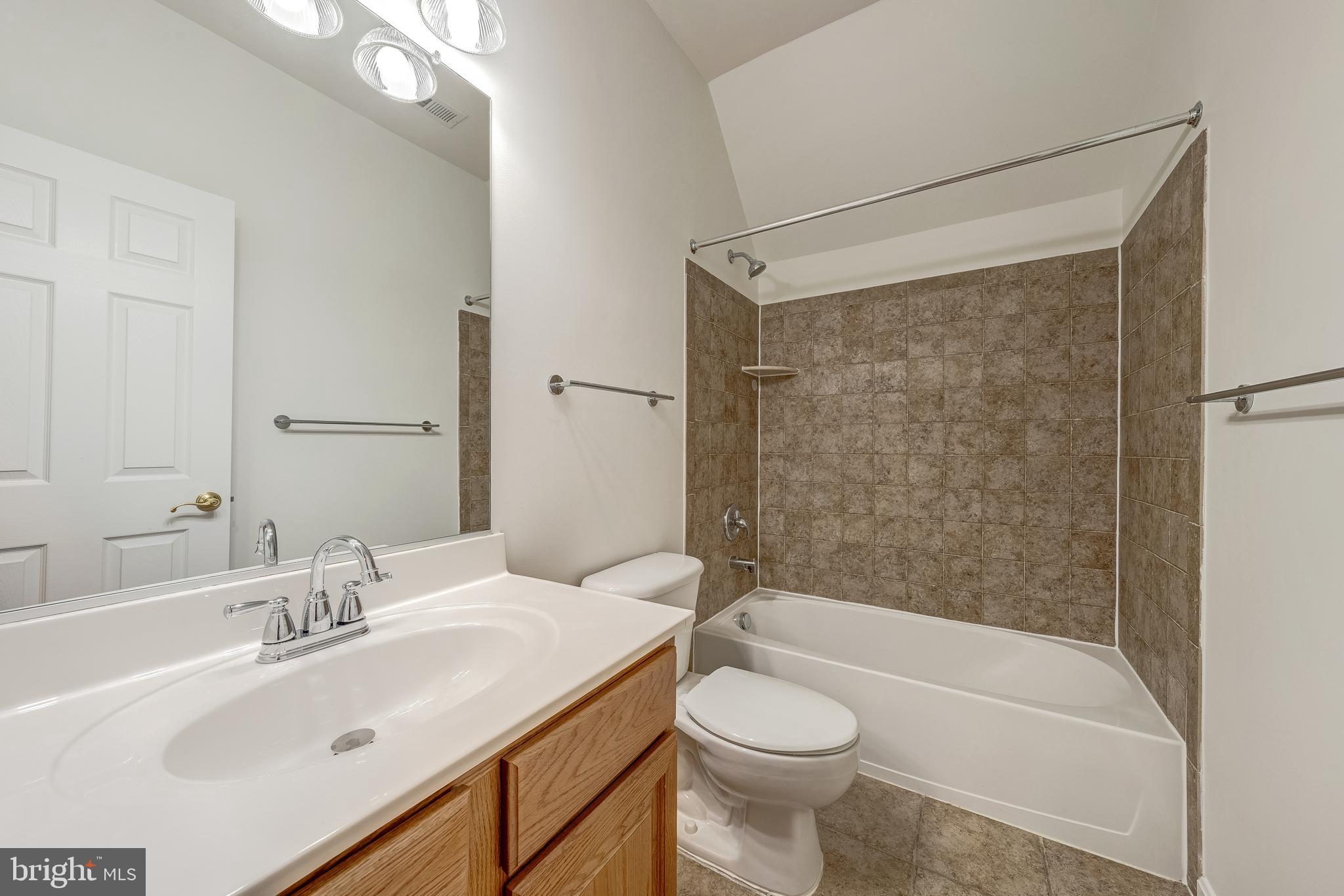 LANSDOWNE ON THE POTOMAC - Residential