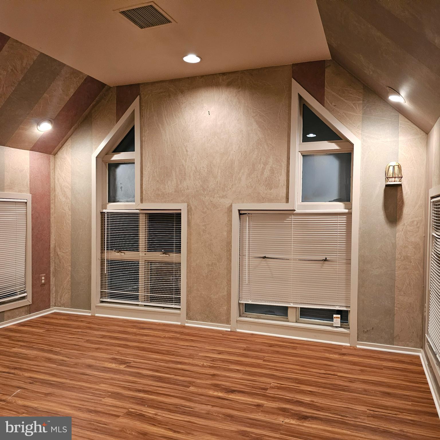 2581 E CHESTNUT AVENUE A8