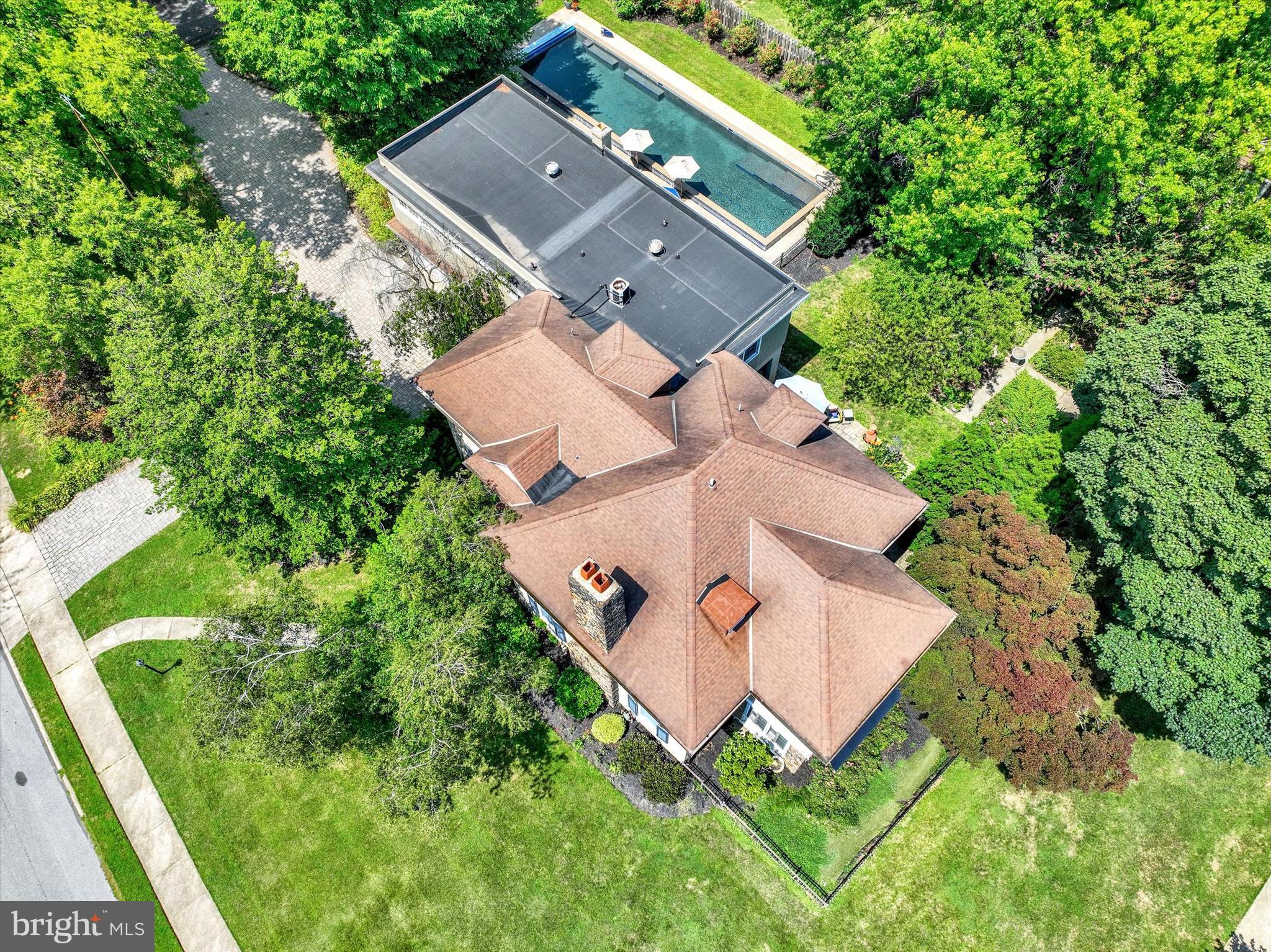 915 ARLINGTON ROAD