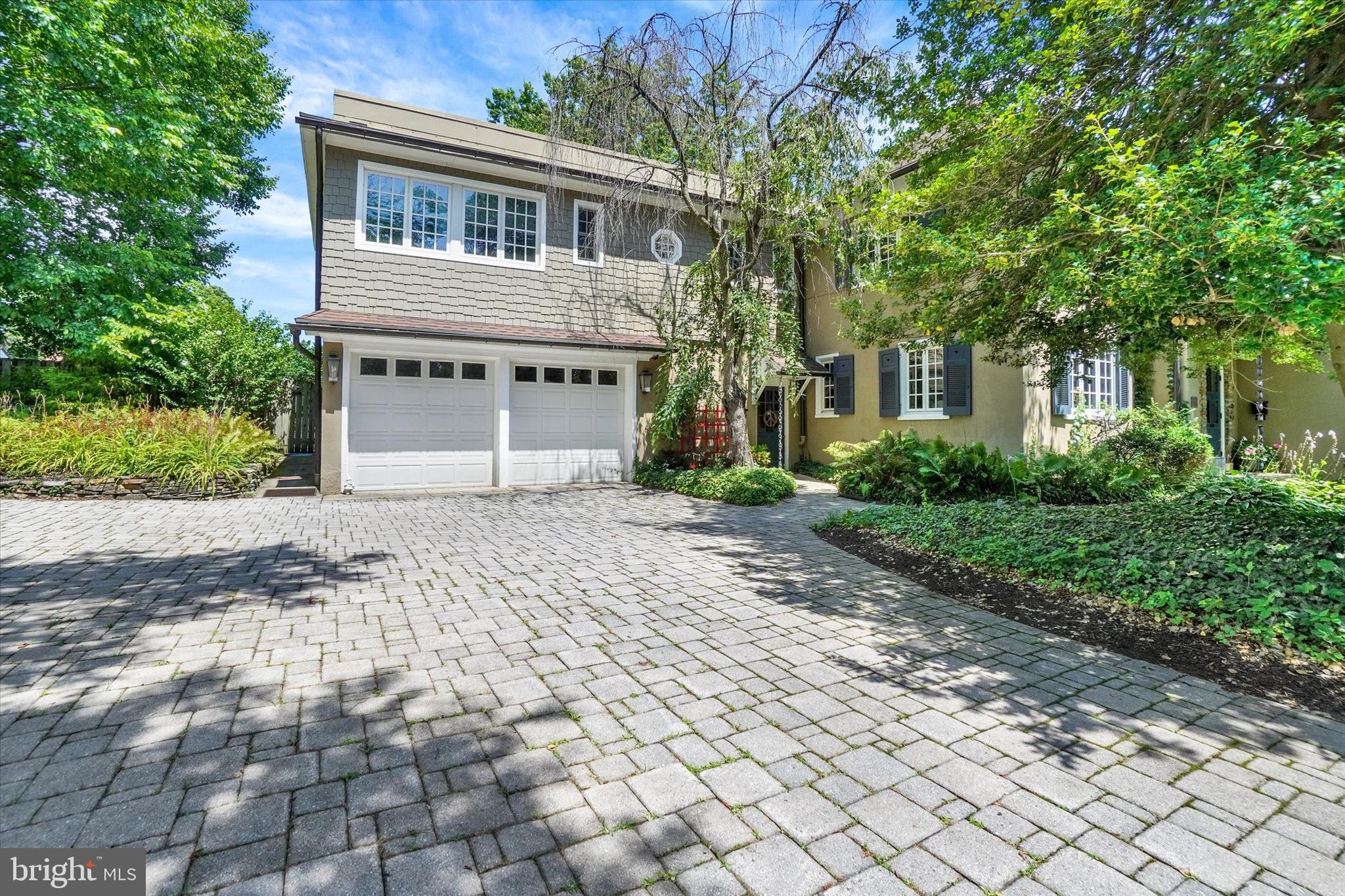 915 ARLINGTON ROAD