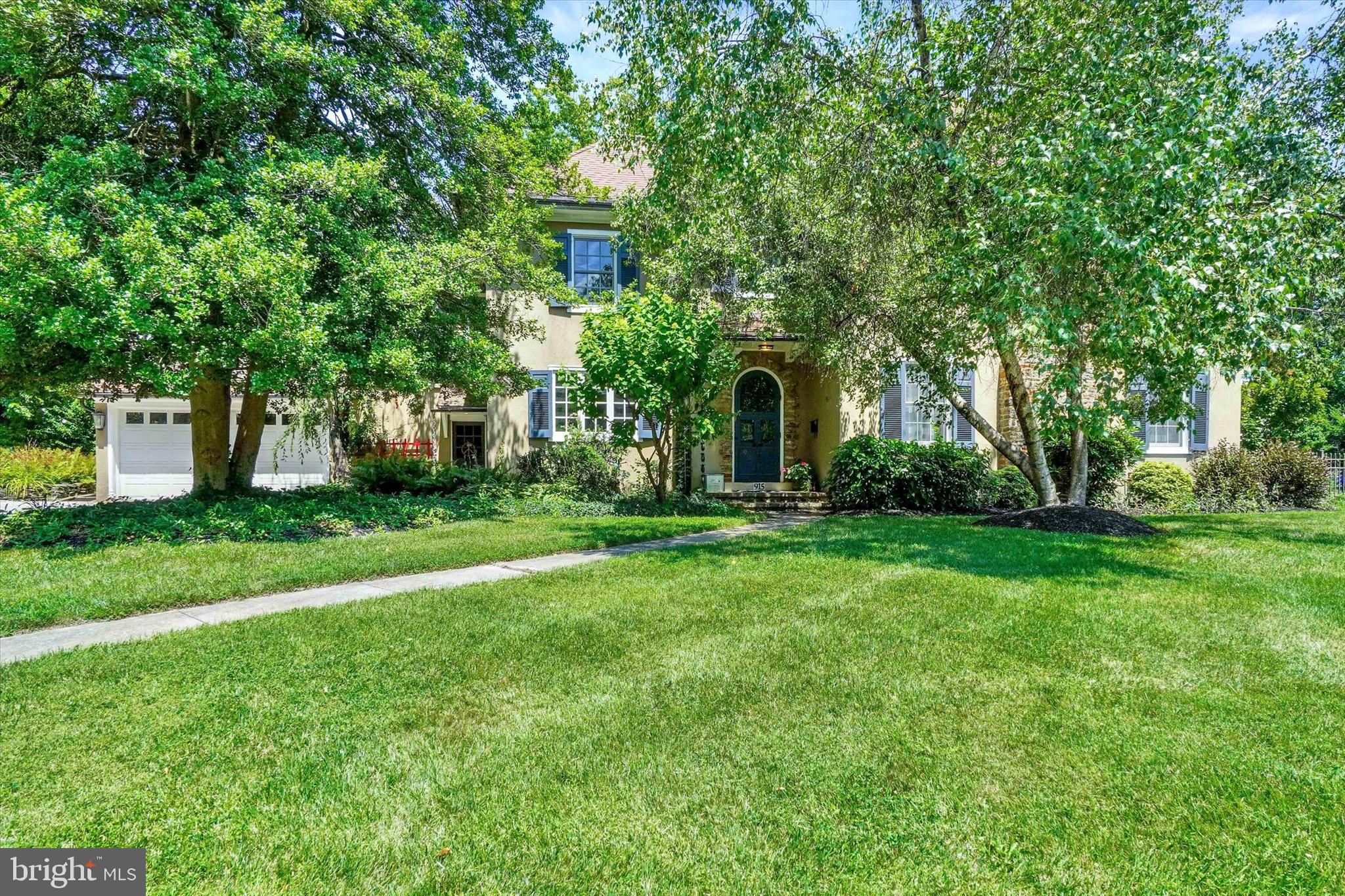 915 ARLINGTON ROAD