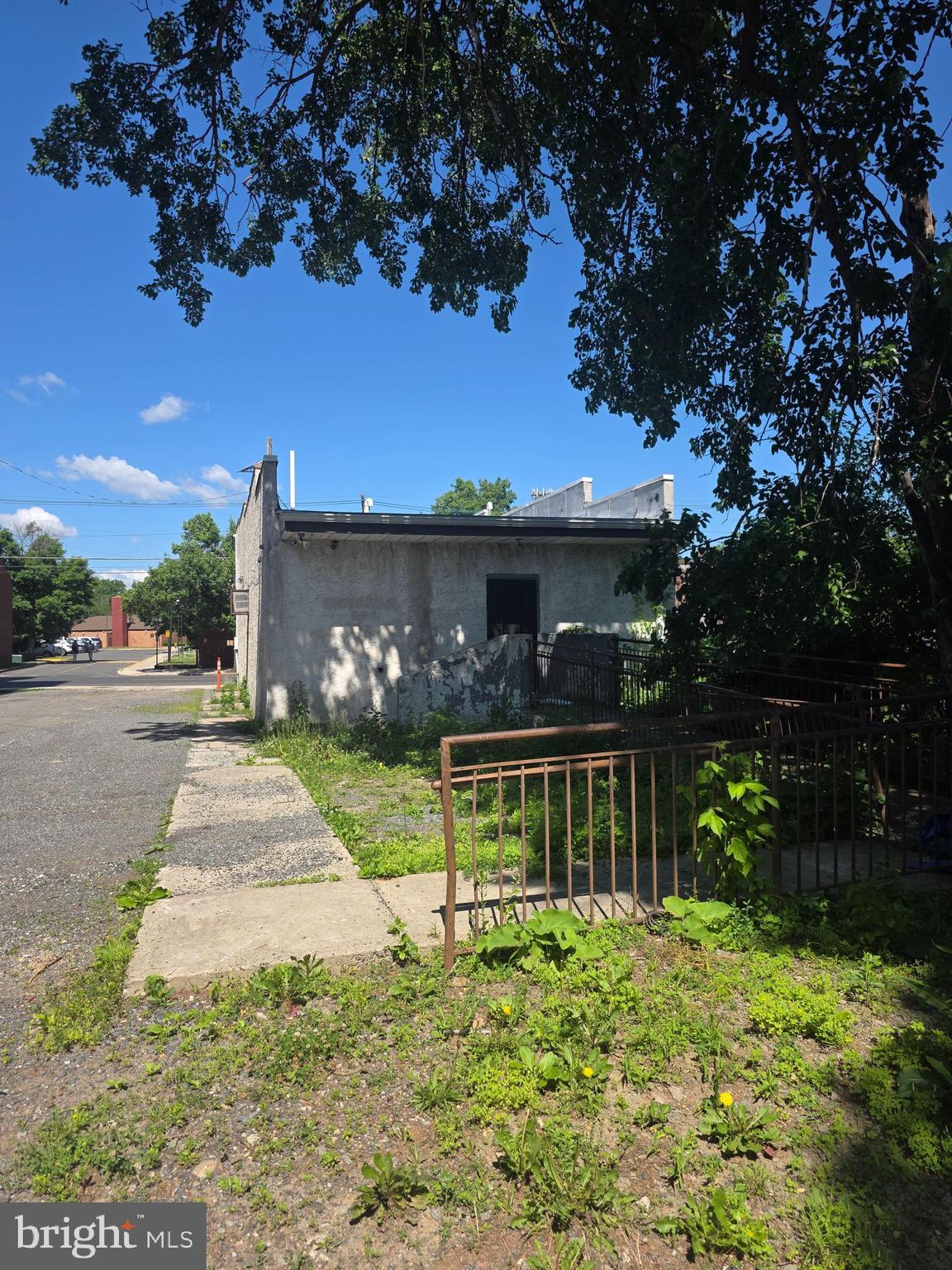274 N WILLOW STREET
