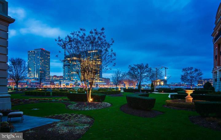THE RITZ-CARLTON RESIDENCES - Residential