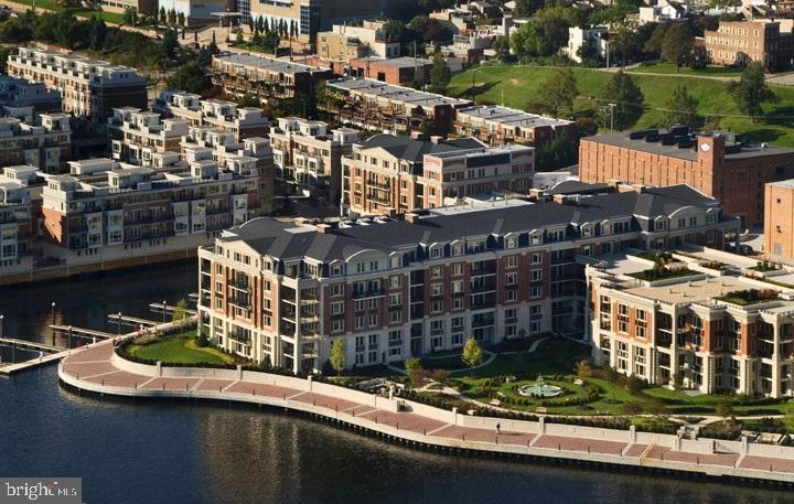 THE RITZ-CARLTON RESIDENCES - Residential