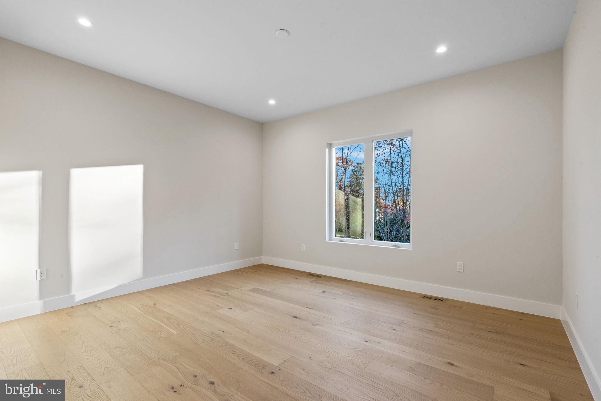 WOODS OF ILDA - Residential