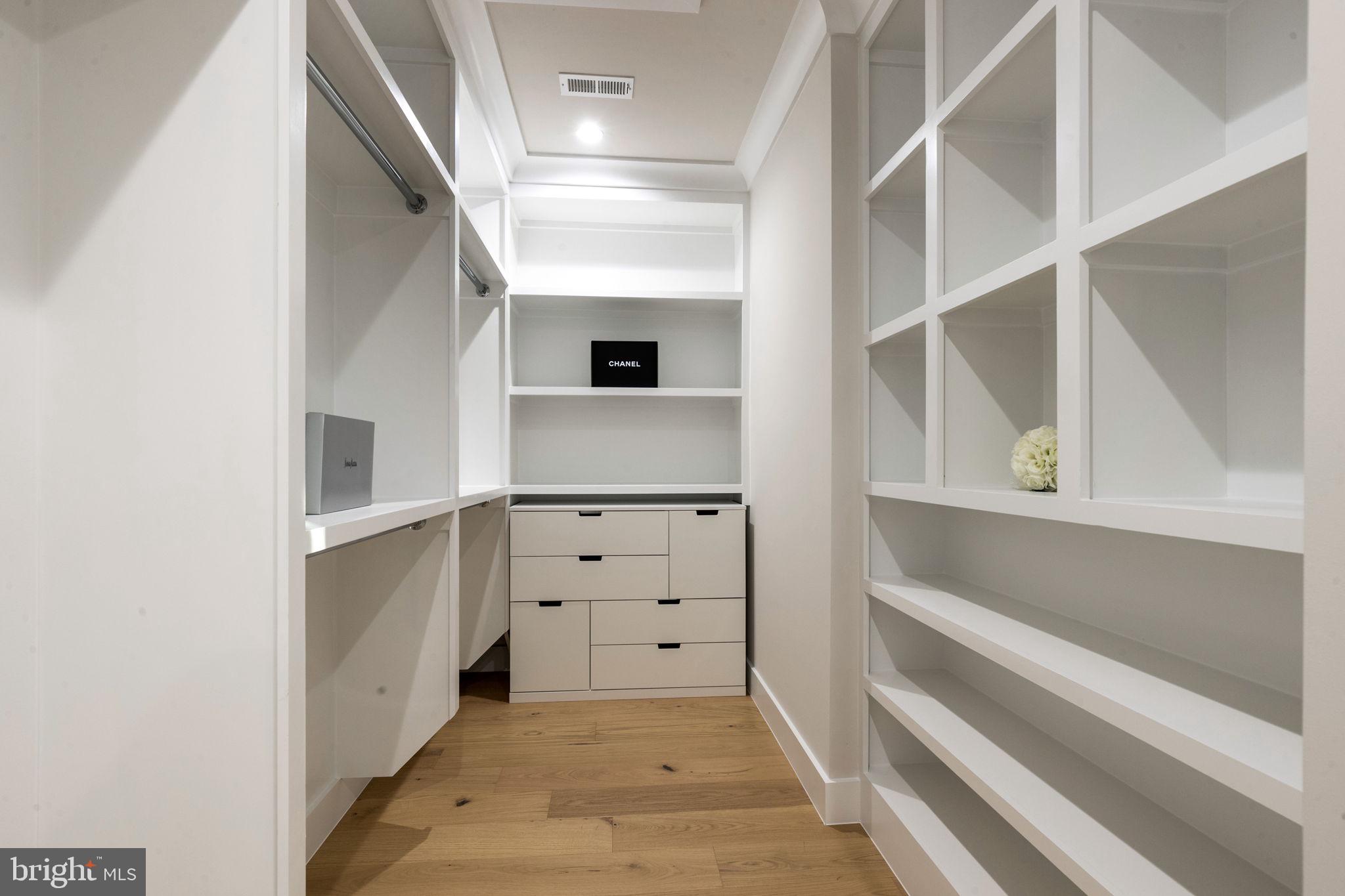 WOODS OF ILDA - Residential