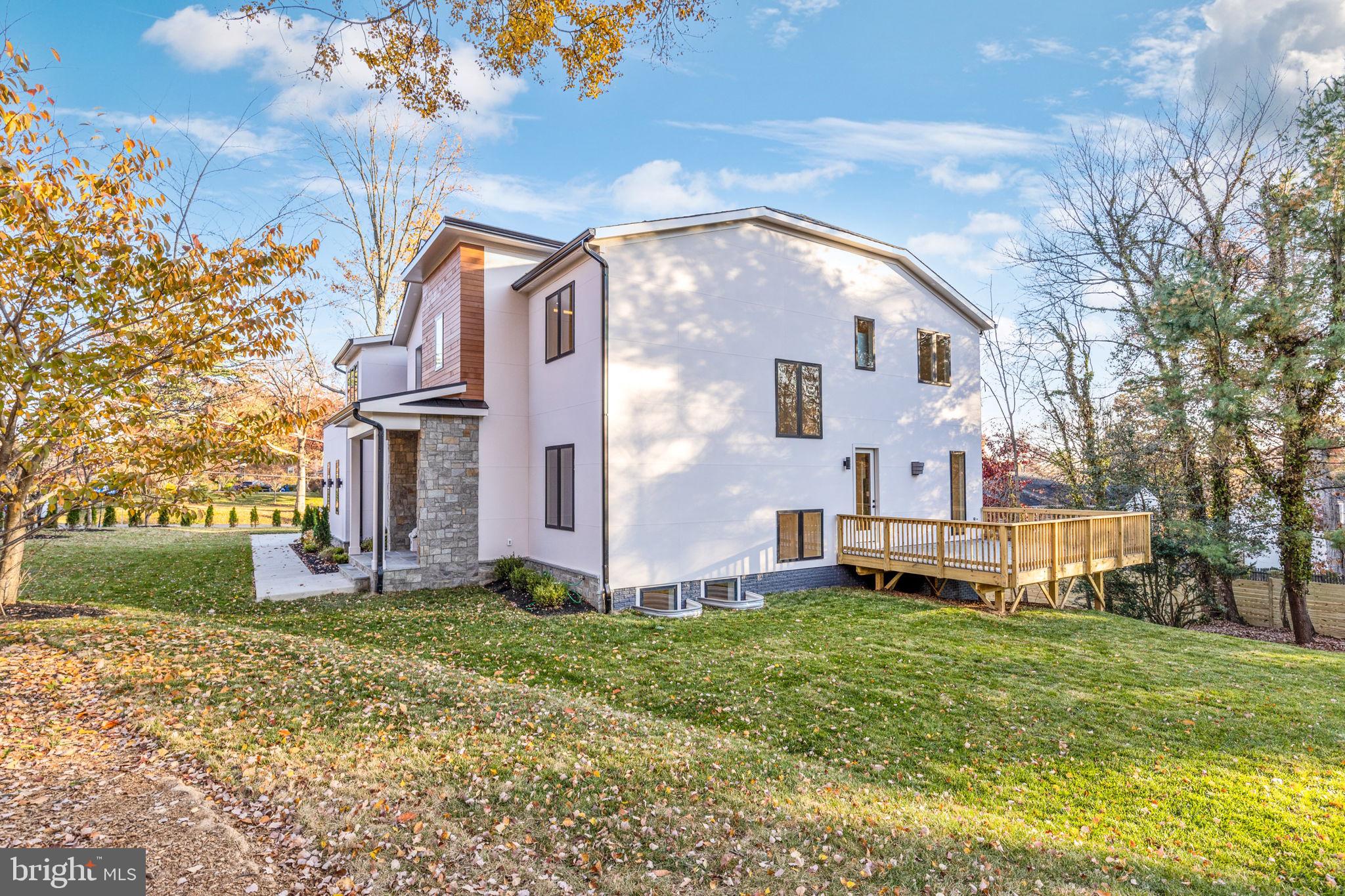 WOODS OF ILDA - Residential