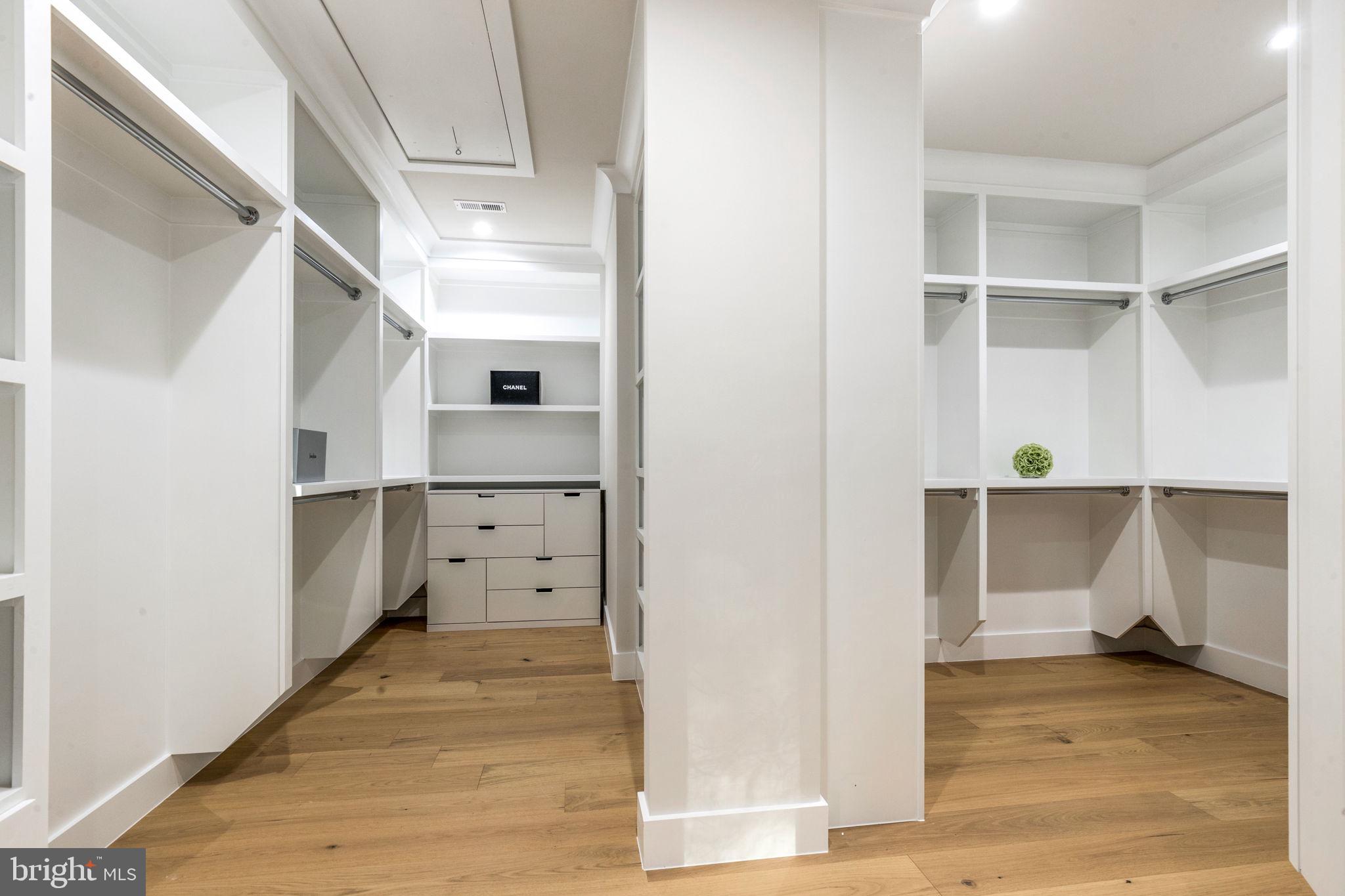 WOODS OF ILDA - Residential