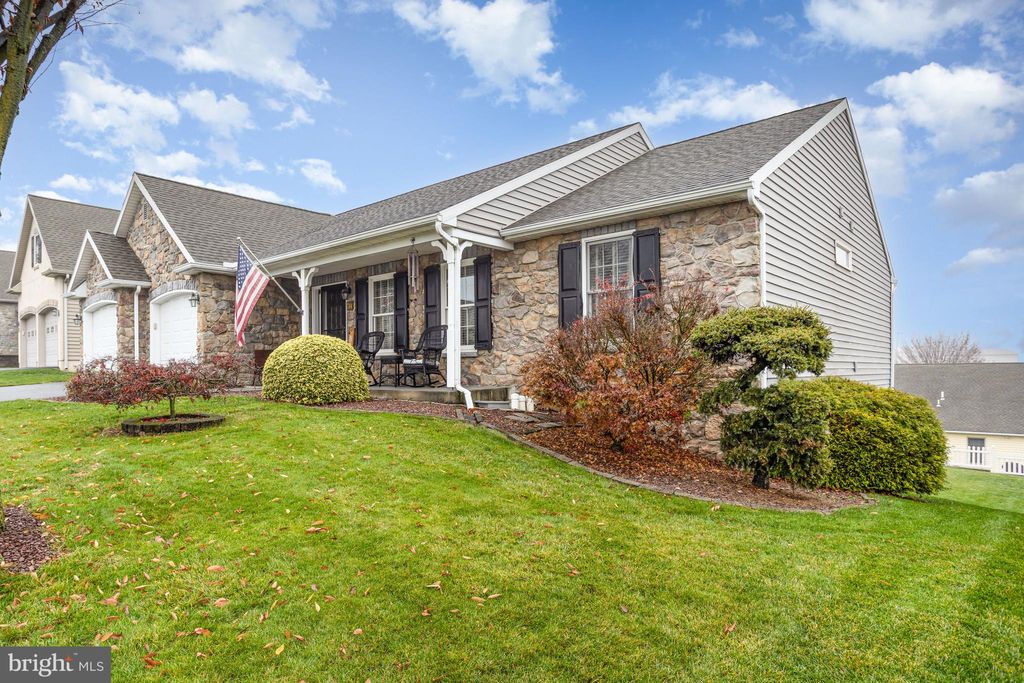 Photo of 714 Heather Ridge, MANHEIM, PA 17545 (MLS # PALA2080272)