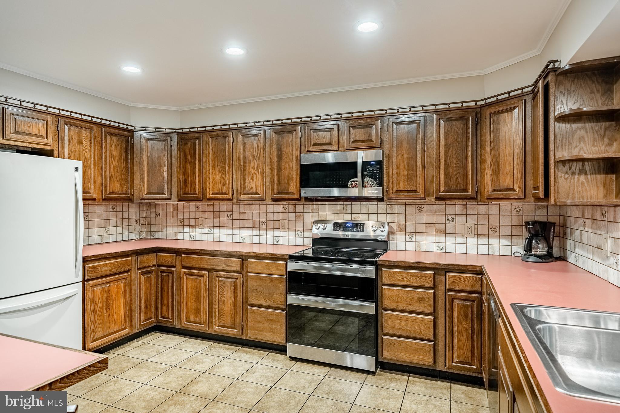 WILLISTOWN ACRES - Residential