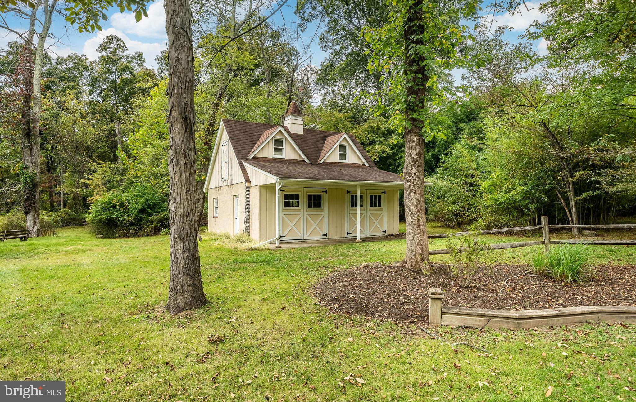 WILLISTOWN ACRES - Residential