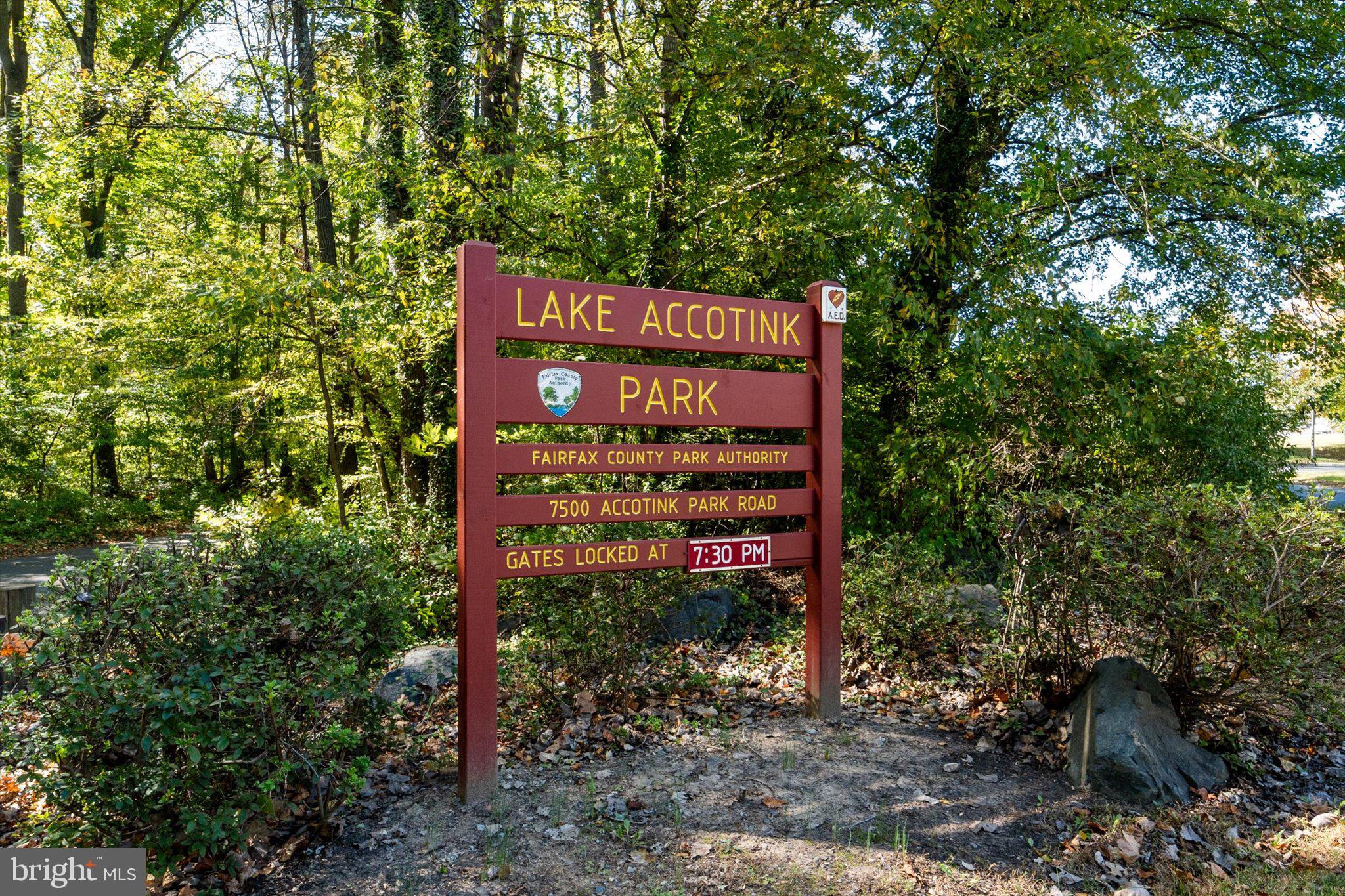 DANBURY FOREST - Residential