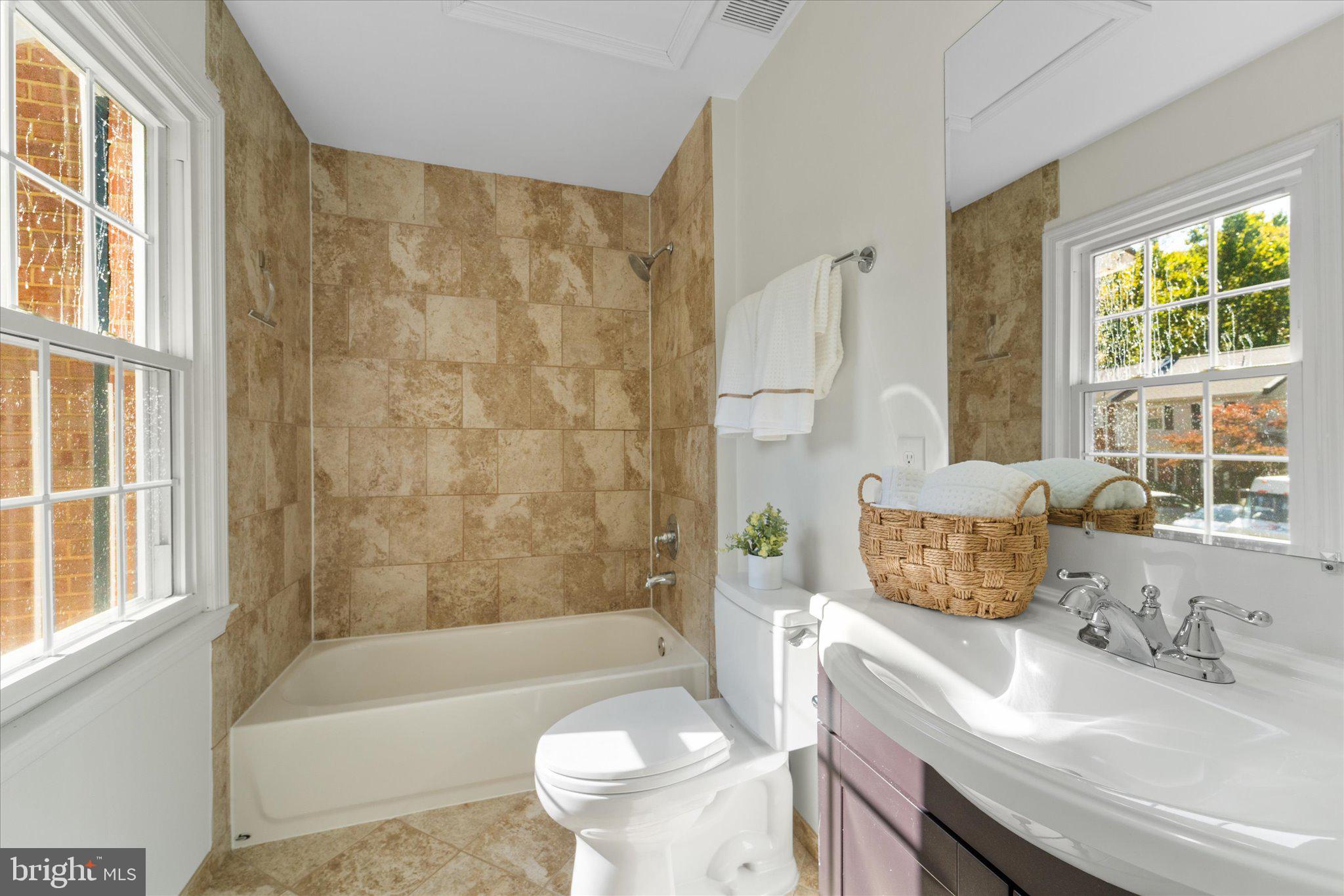 DANBURY FOREST - Residential