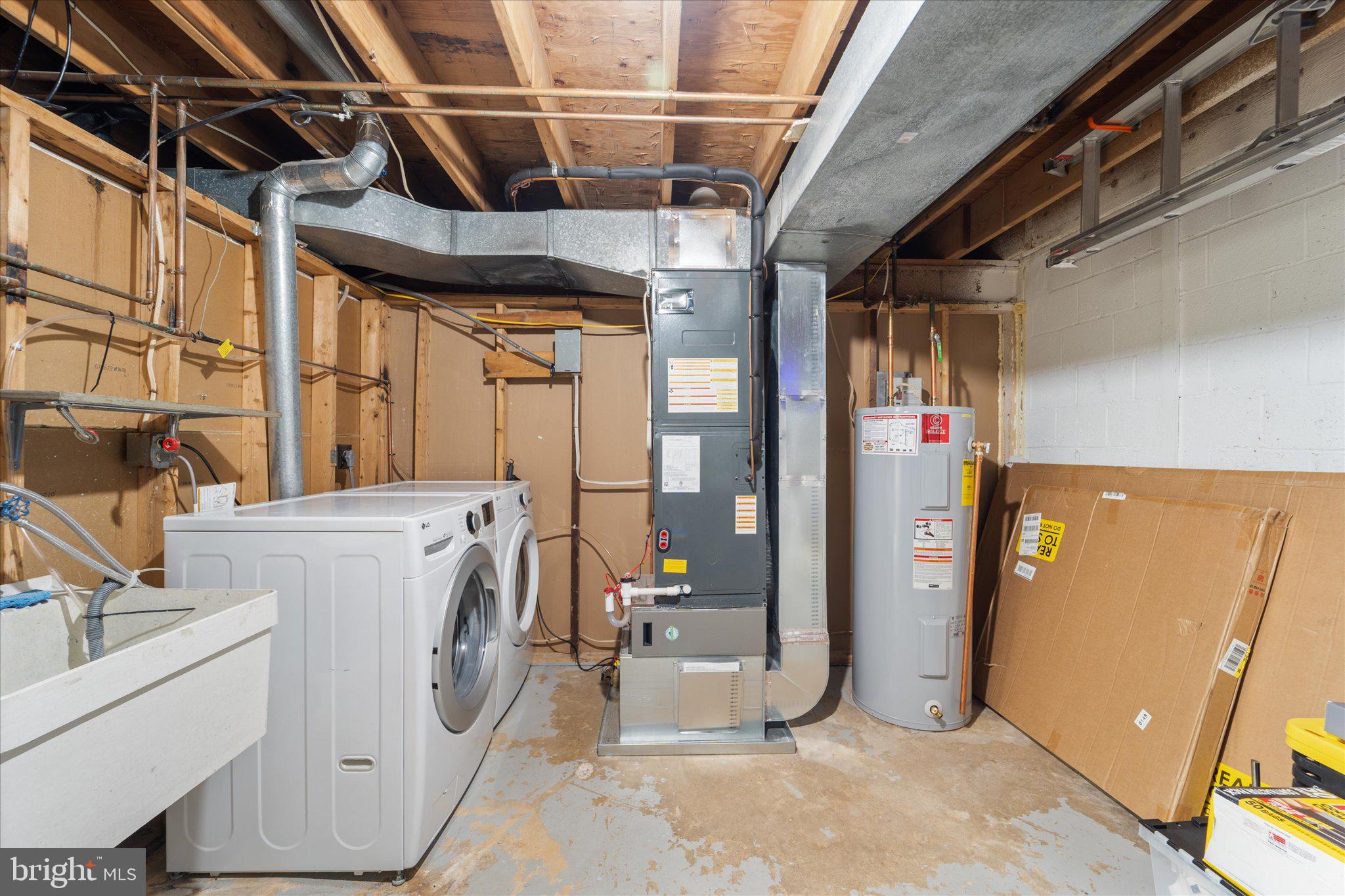 DANBURY FOREST - Residential