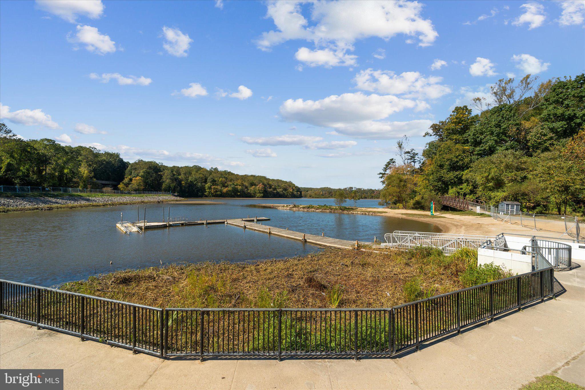 DANBURY FOREST - Residential