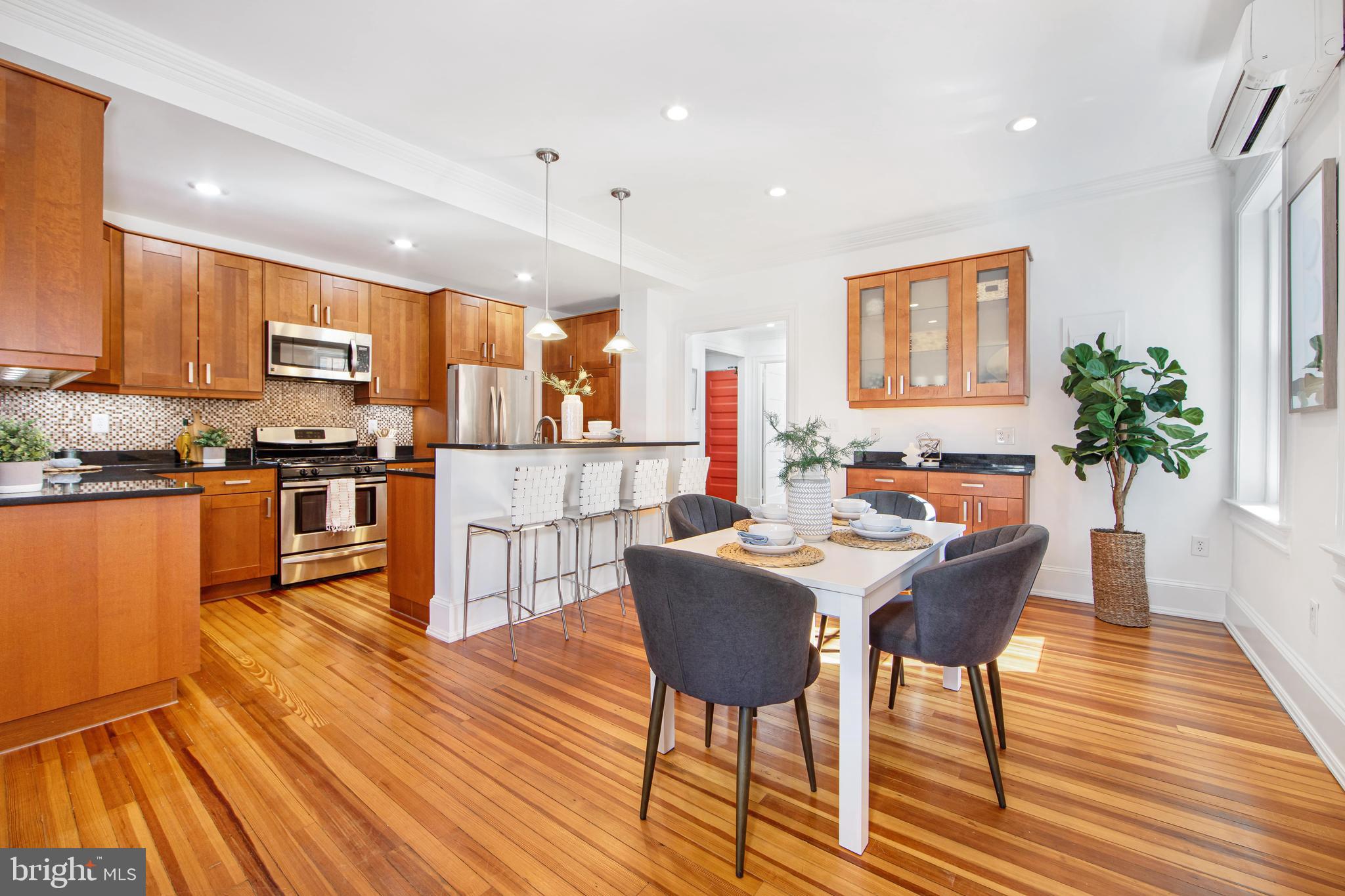 CAPITOL HILL - Residential