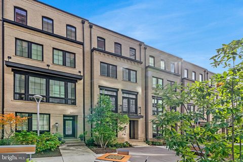 1884 EASTERLY ROAD RESTON VA 20190