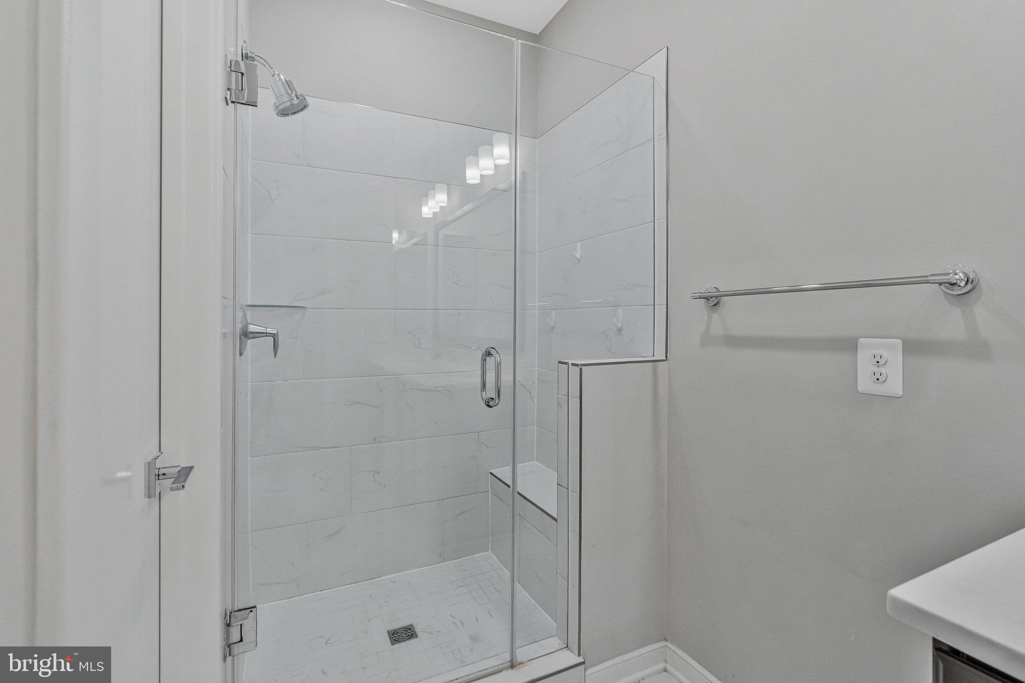 UNION TOWNS - Residential Lease