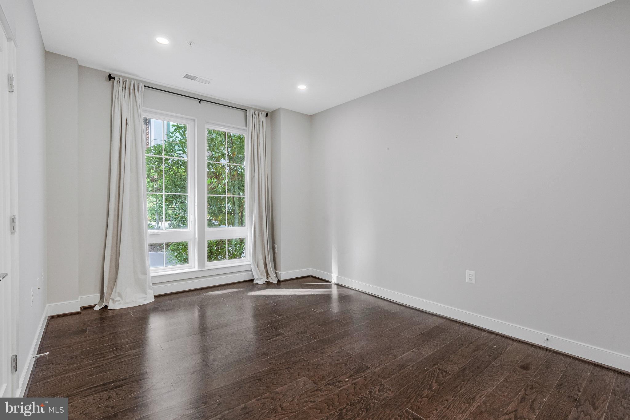 UNION TOWNS - Residential Lease