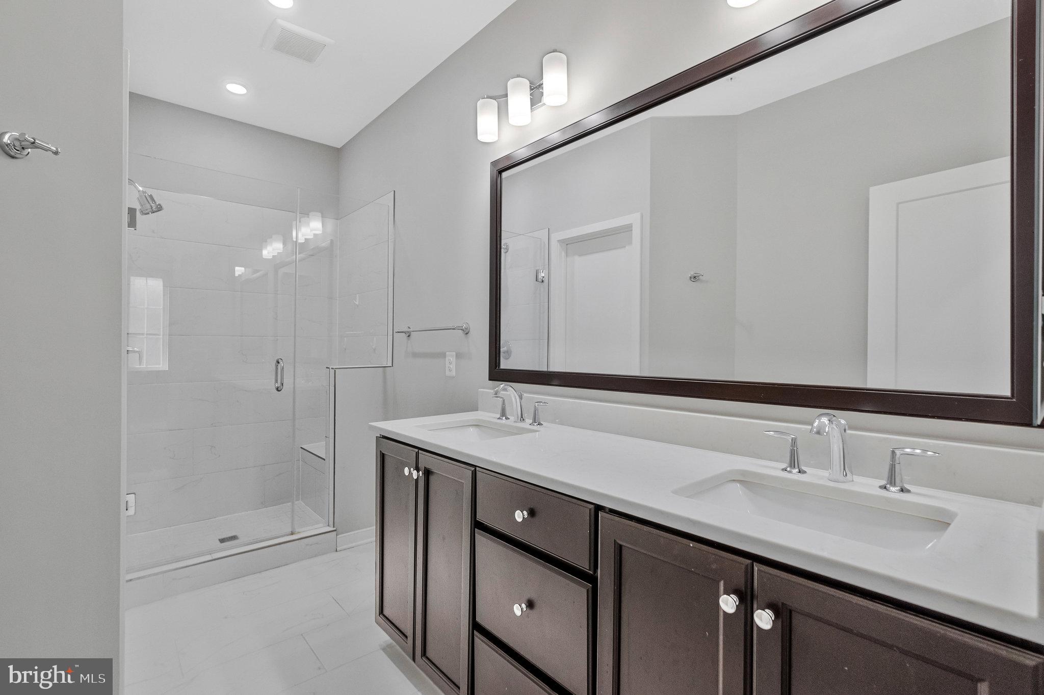 UNION TOWNS - Residential Lease