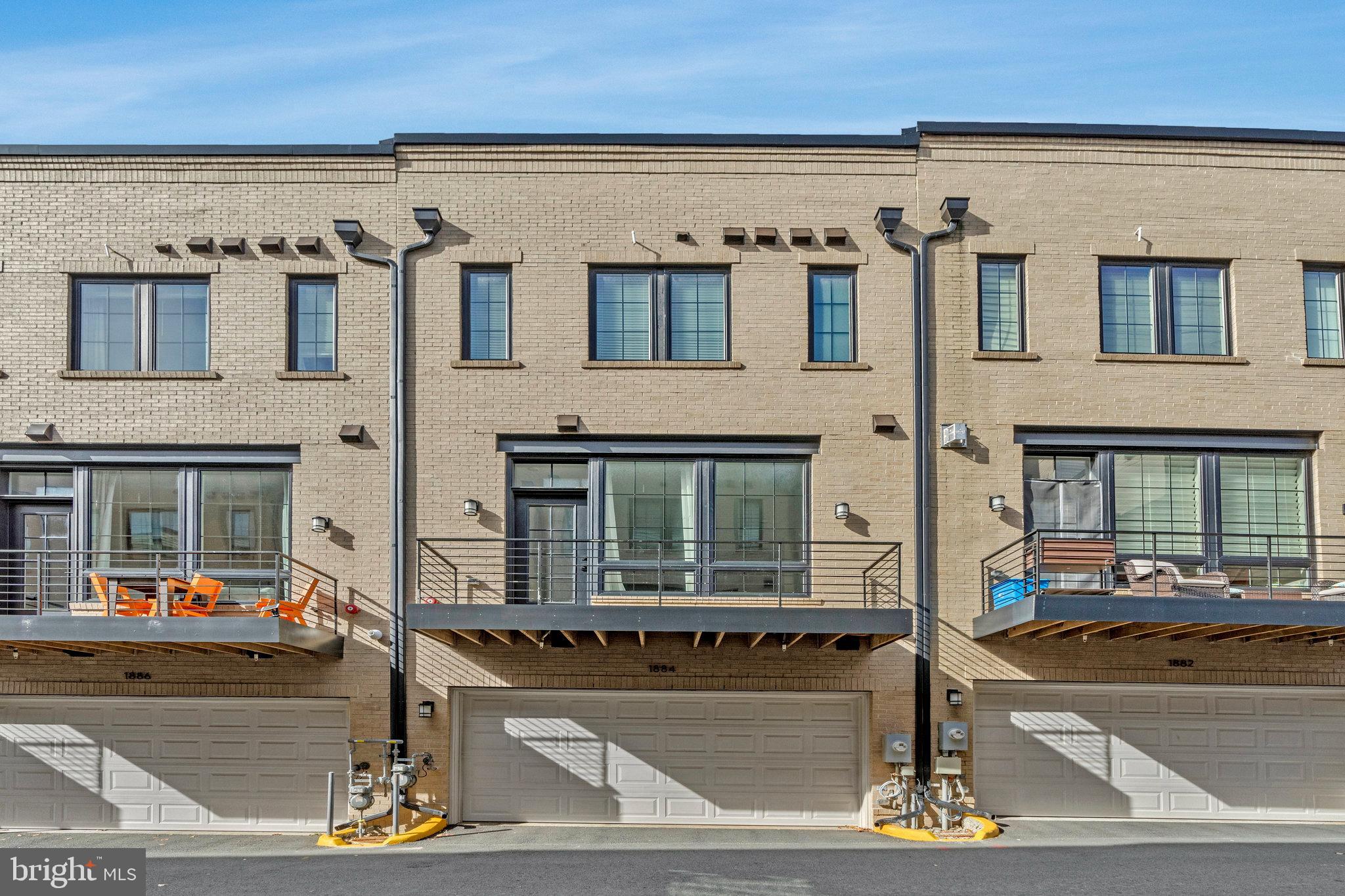 UNION TOWNS - Residential Lease